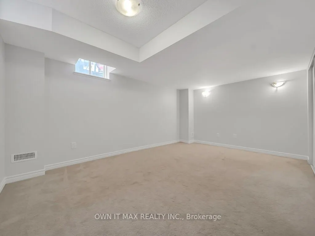 50 EDINBURGH Drive, #52