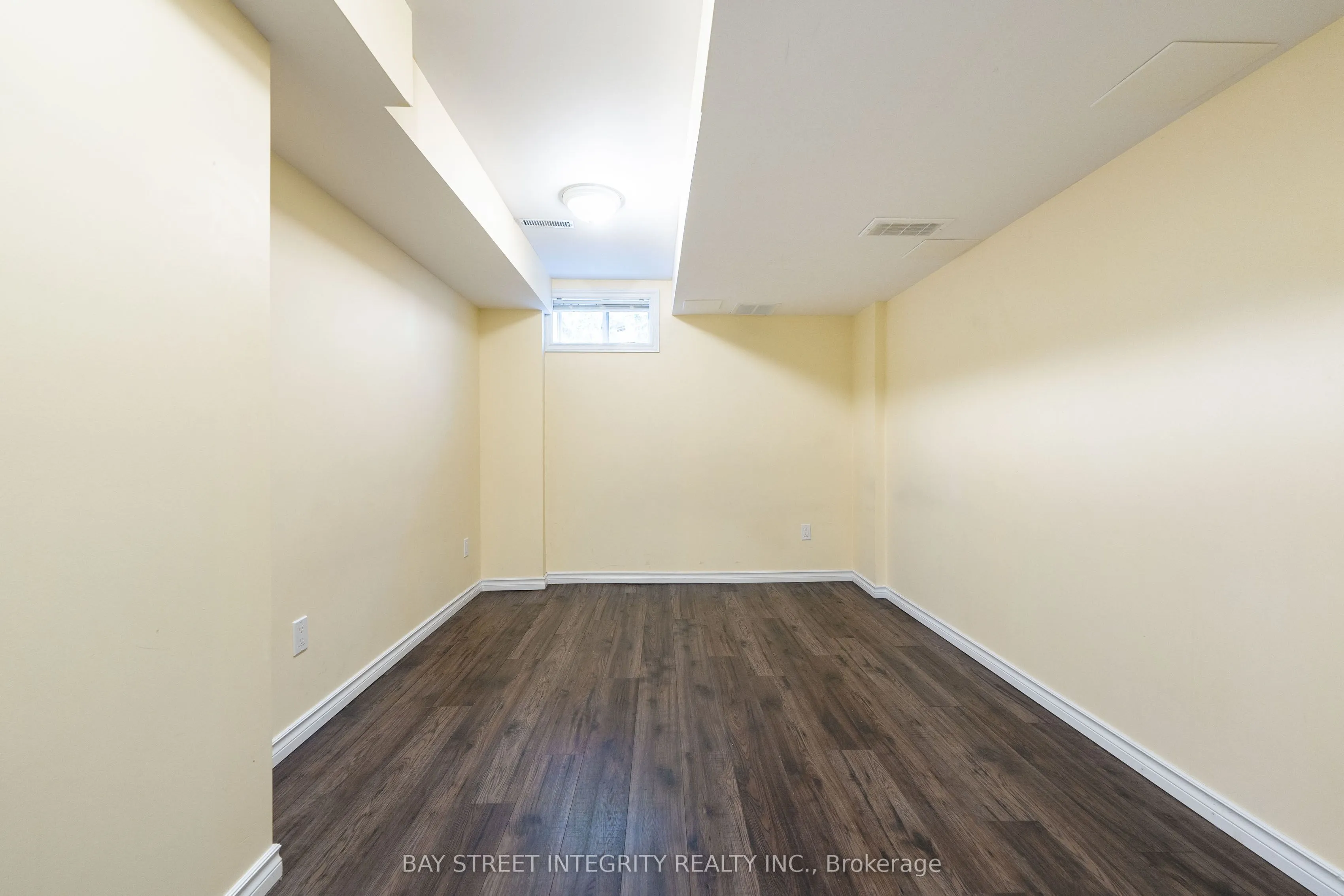 2413 Grand Oak Trail