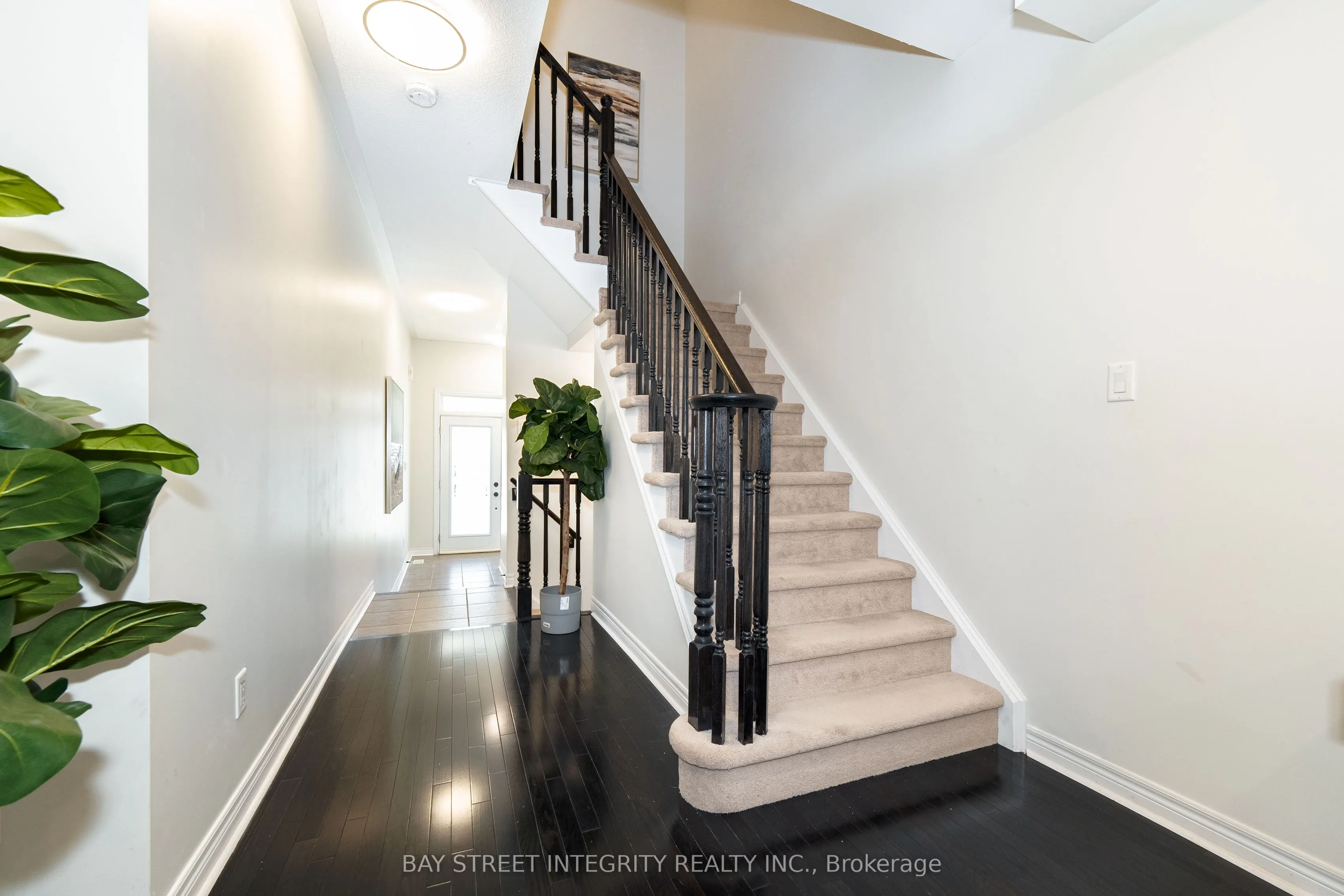 2413 Grand Oak Trail
