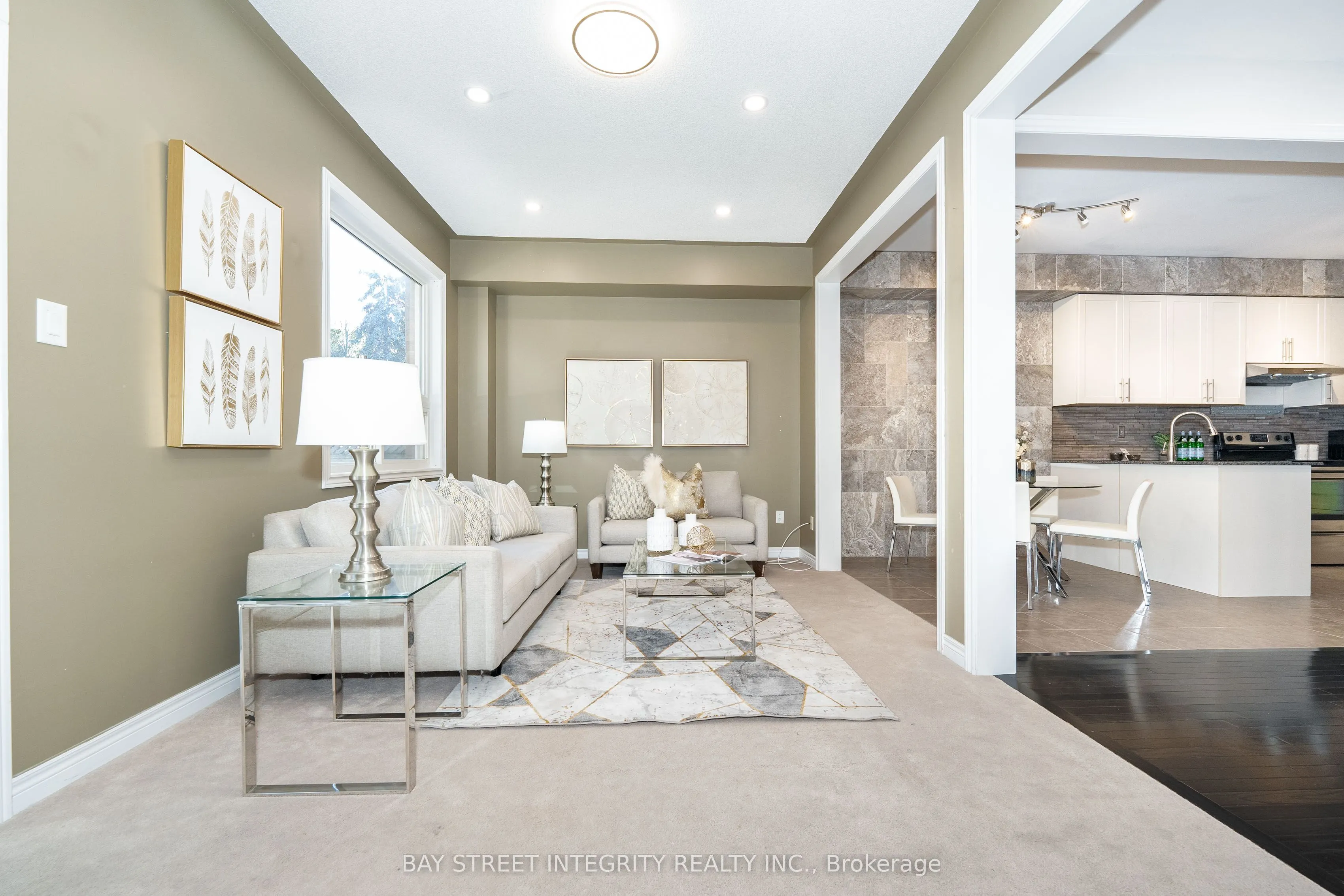 2413 Grand Oak Trail