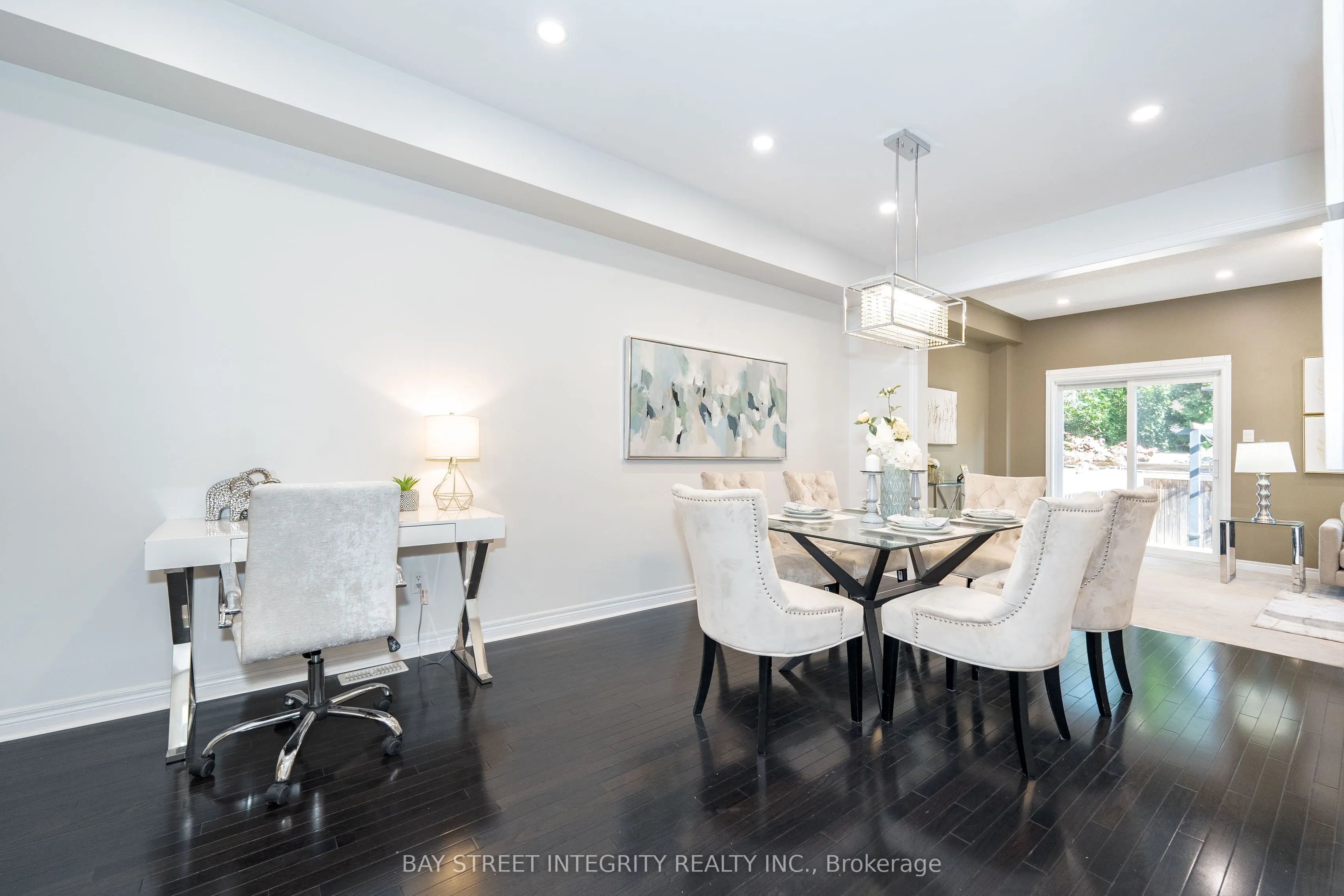 2413 Grand Oak Trail