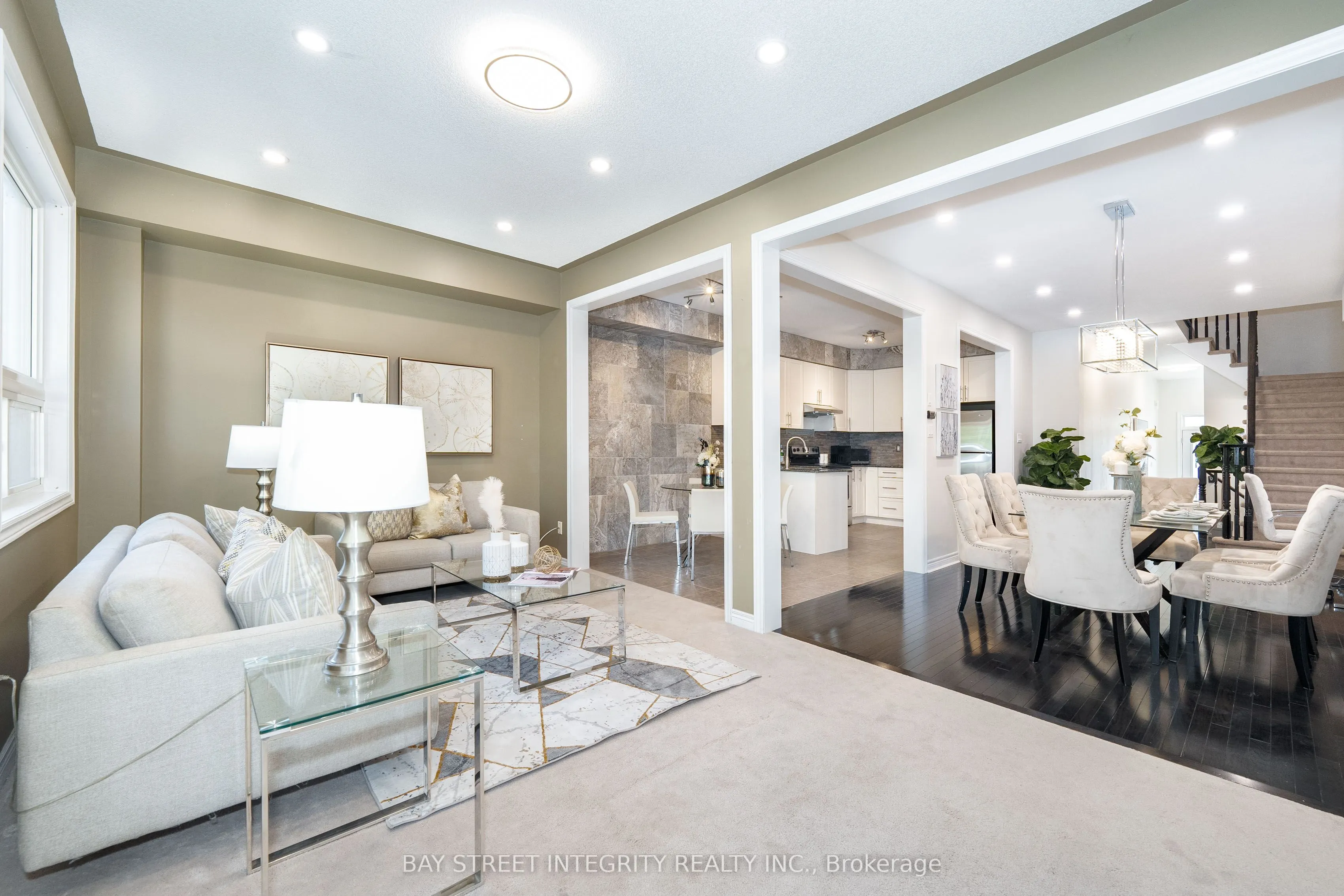 2413 Grand Oak Trail