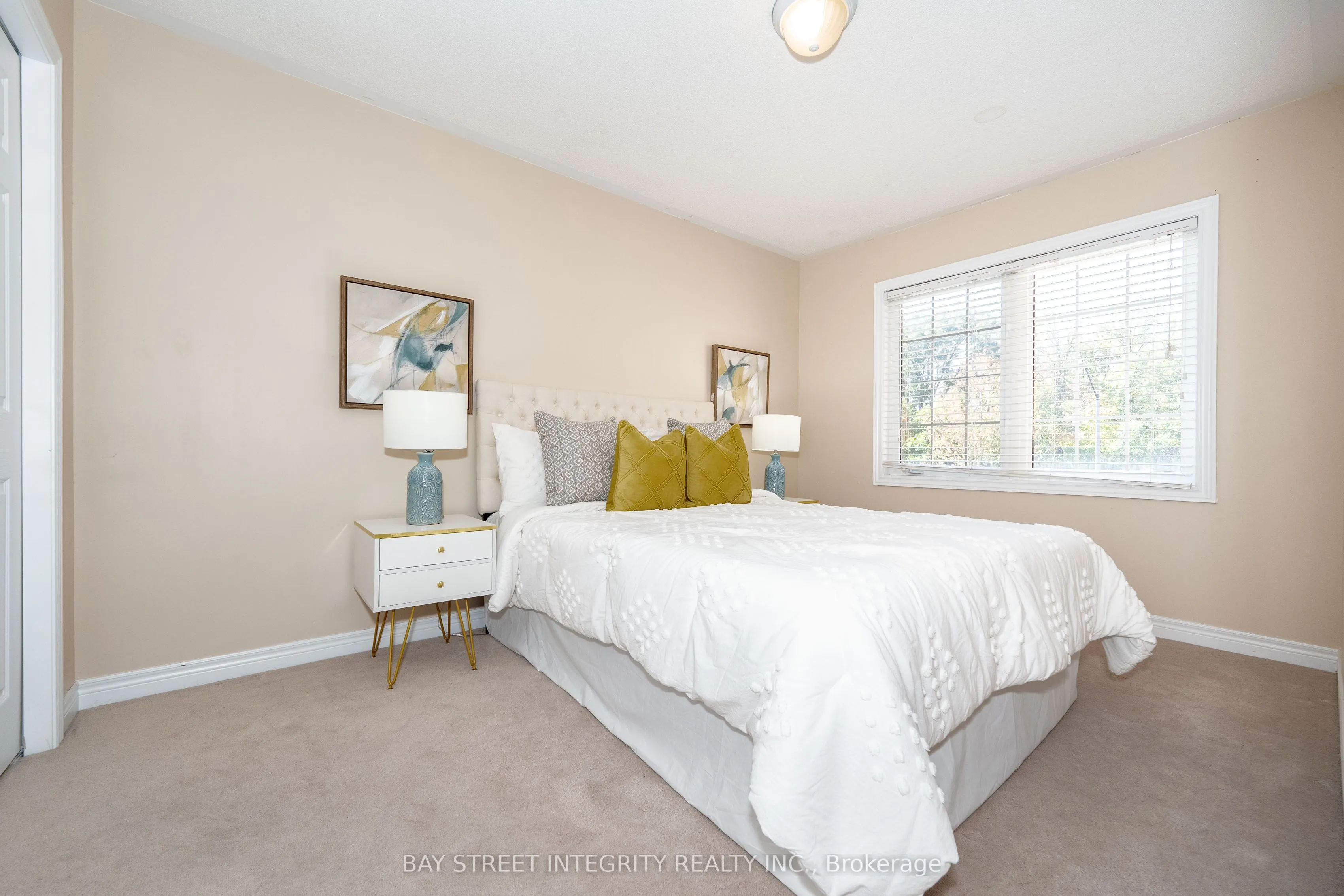 2413 Grand Oak Trail