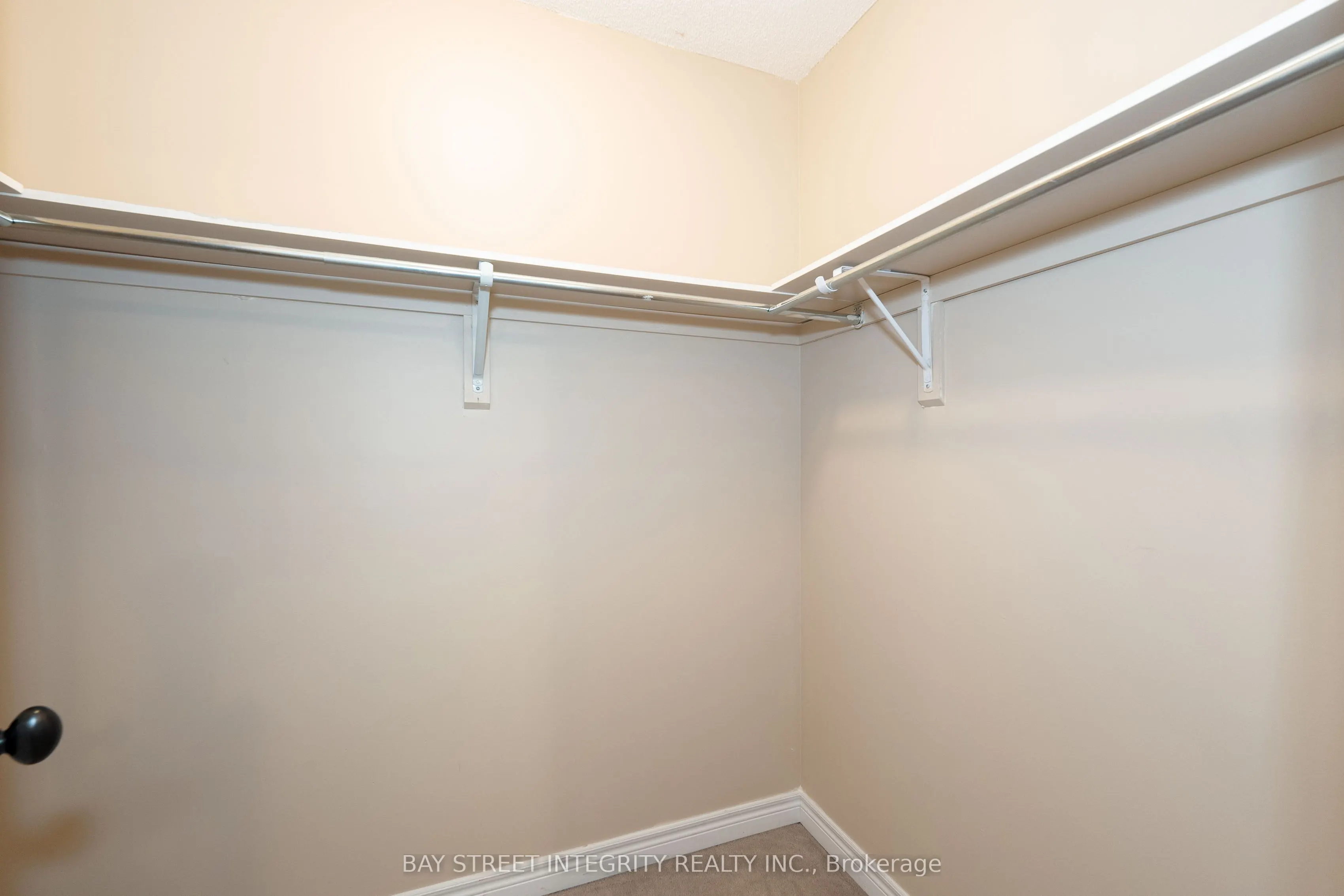 2413 Grand Oak Trail