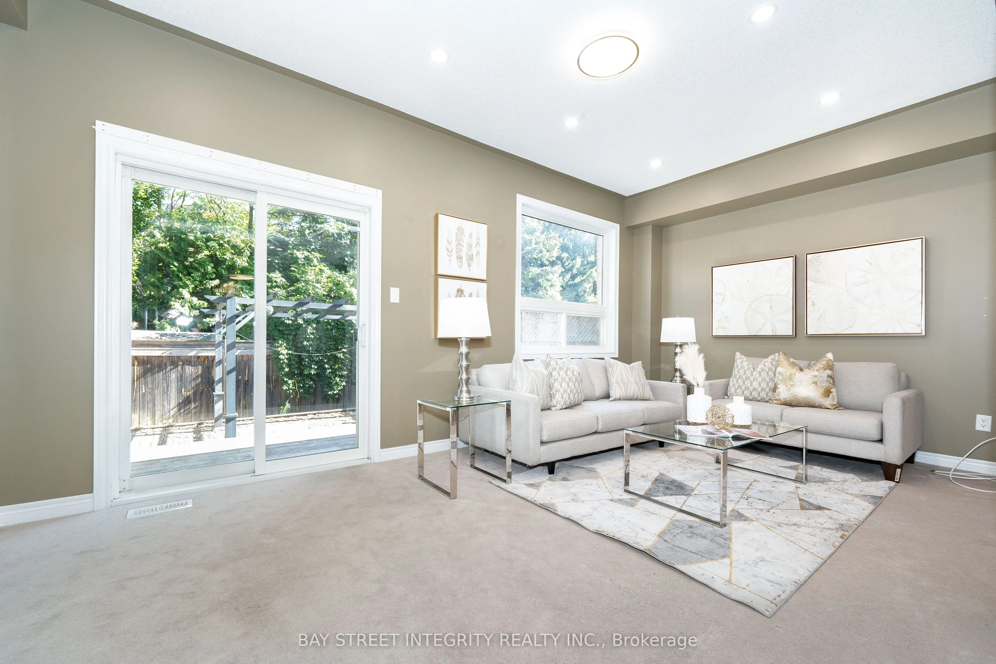 2413 Grand Oak Trail