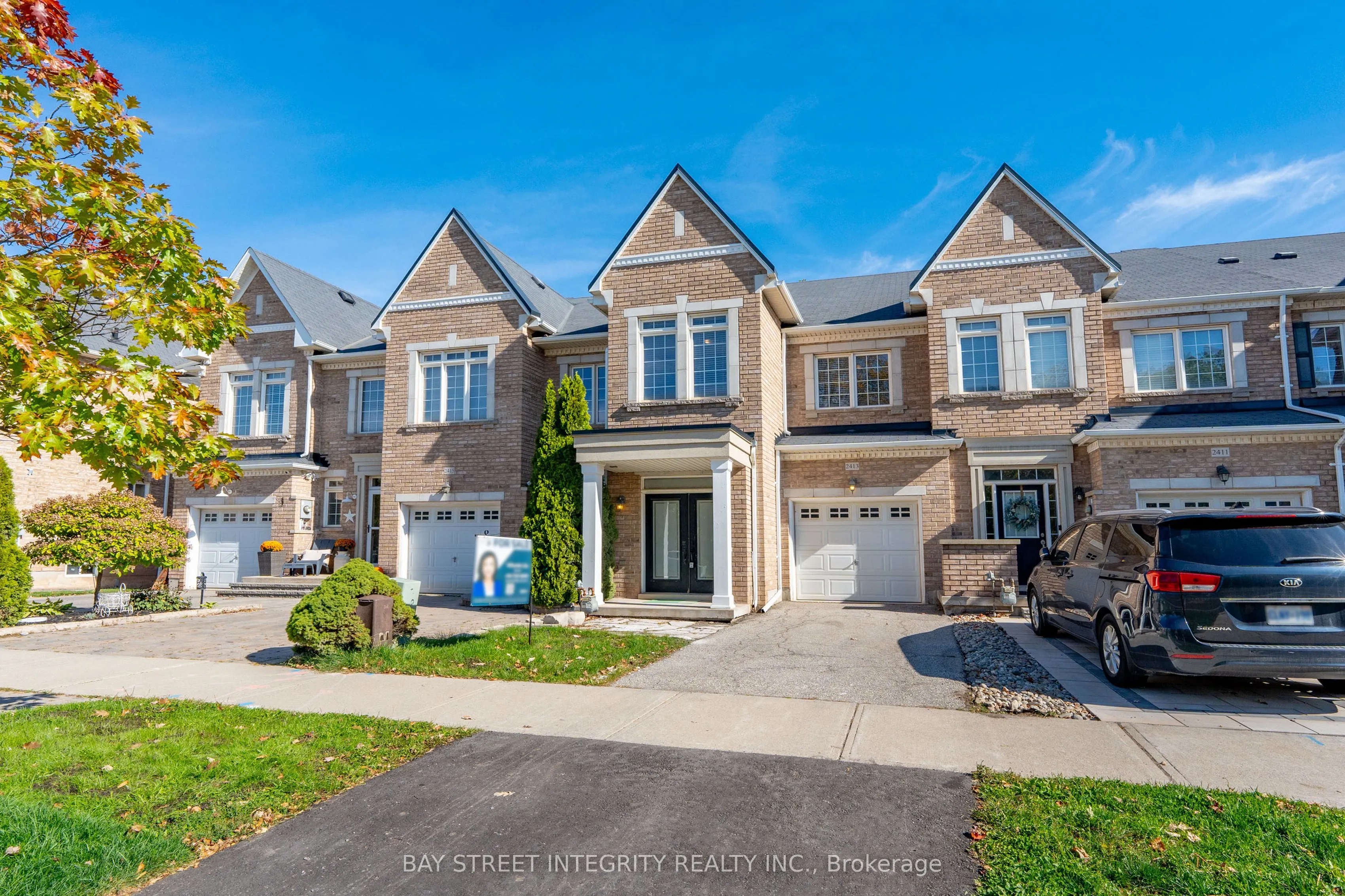 2413 Grand Oak Trail