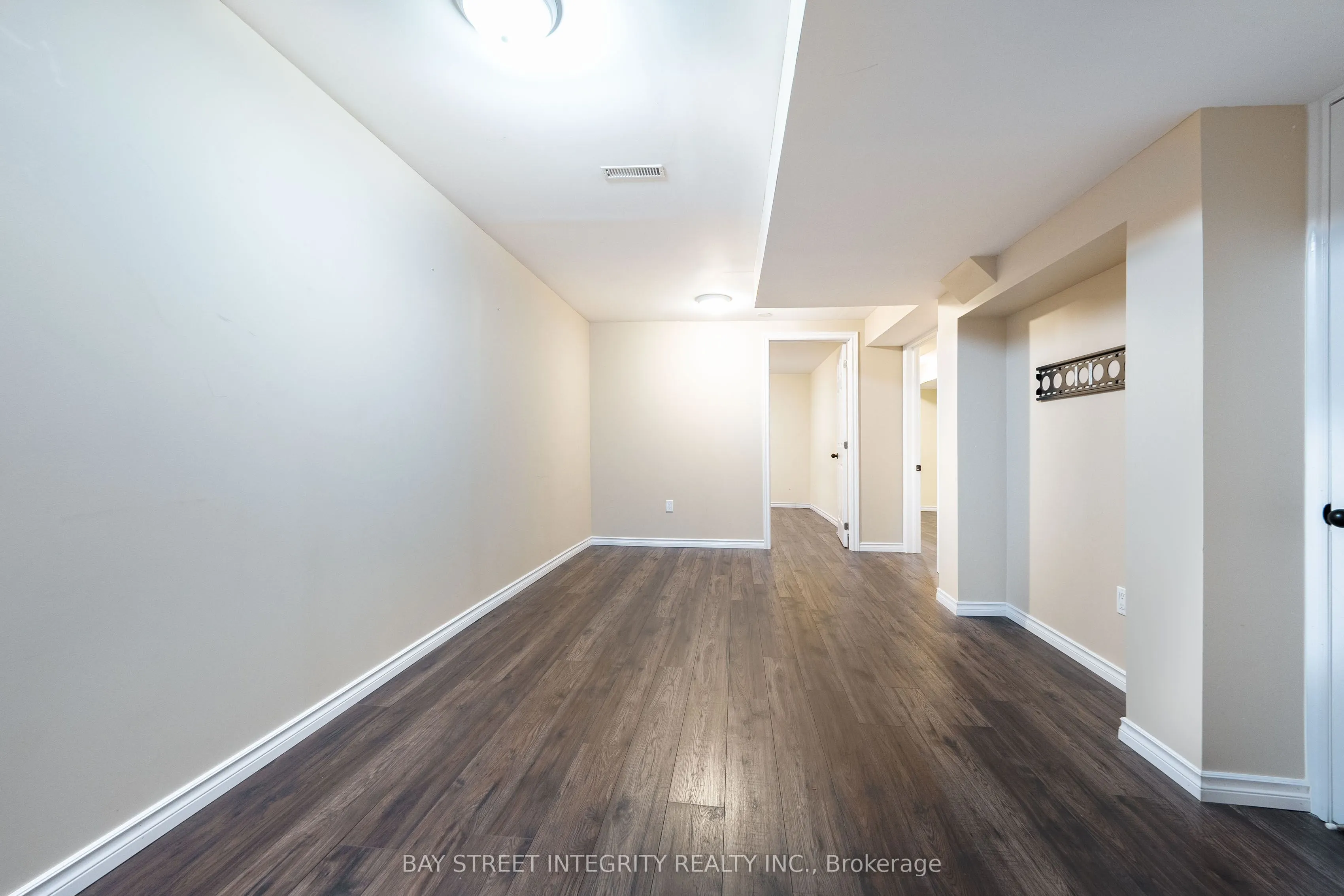 2413 Grand Oak Trail
