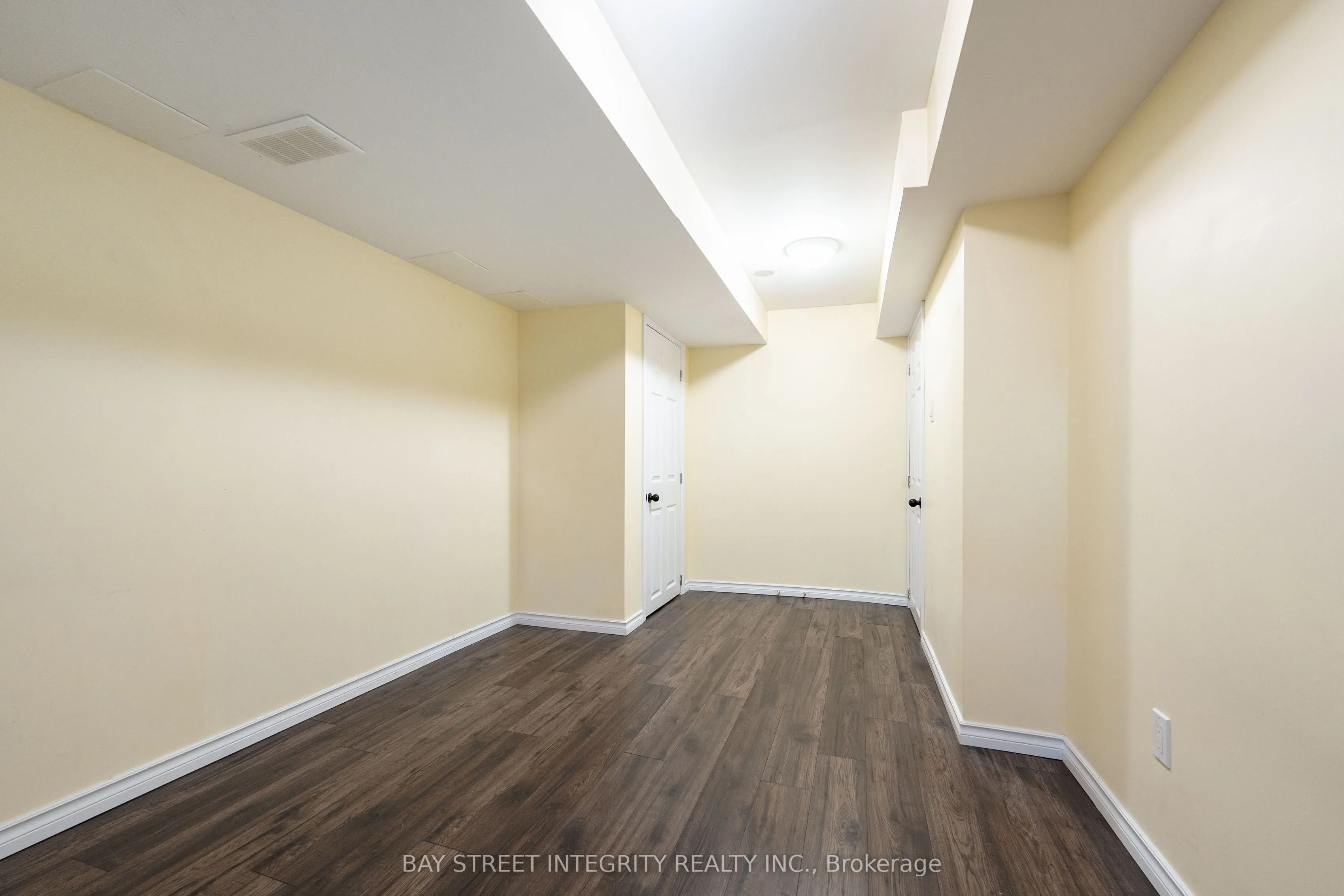 2413 Grand Oak Trail