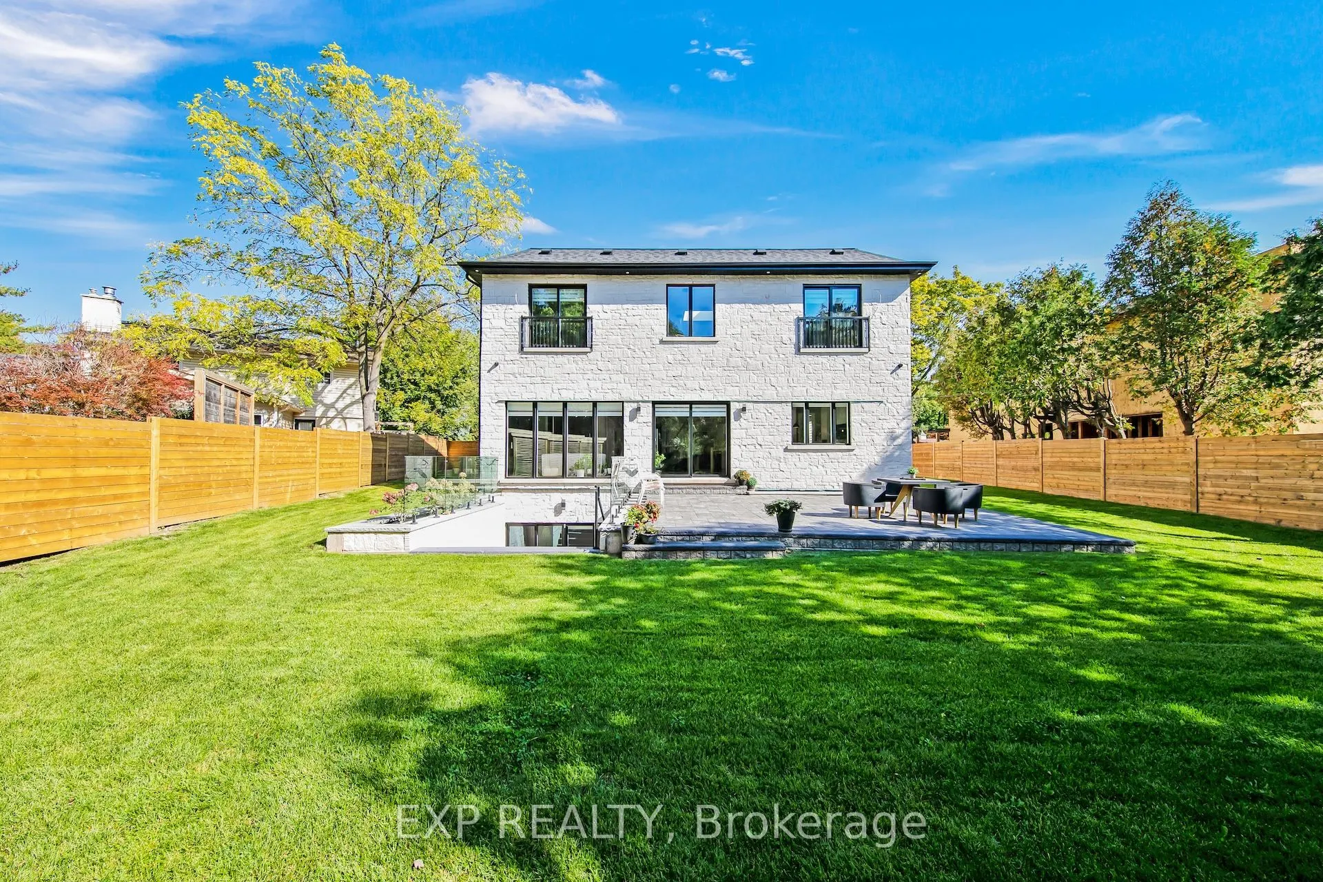 150 WOLFDALE Avenue