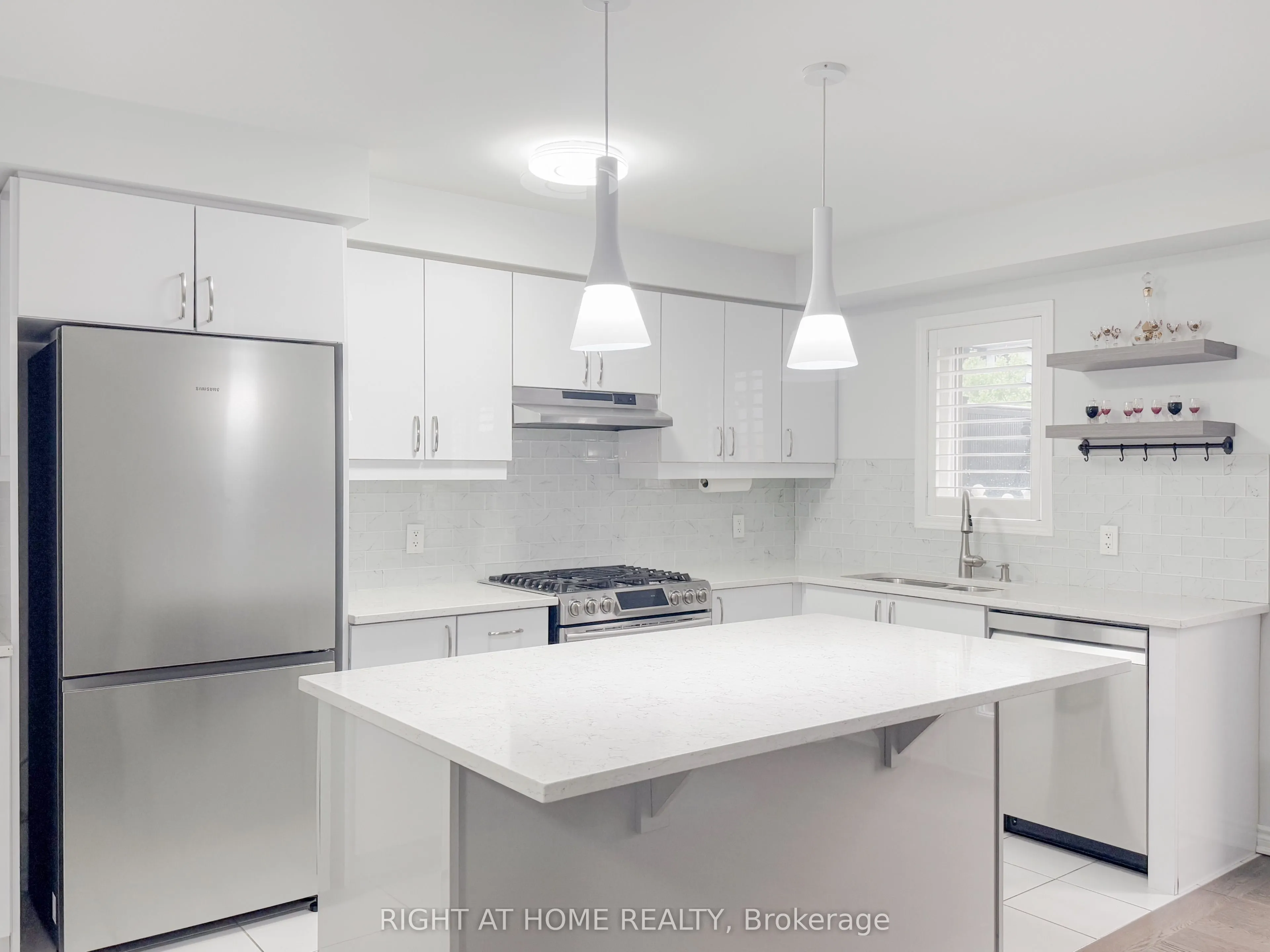 1125 Leger Way, #6