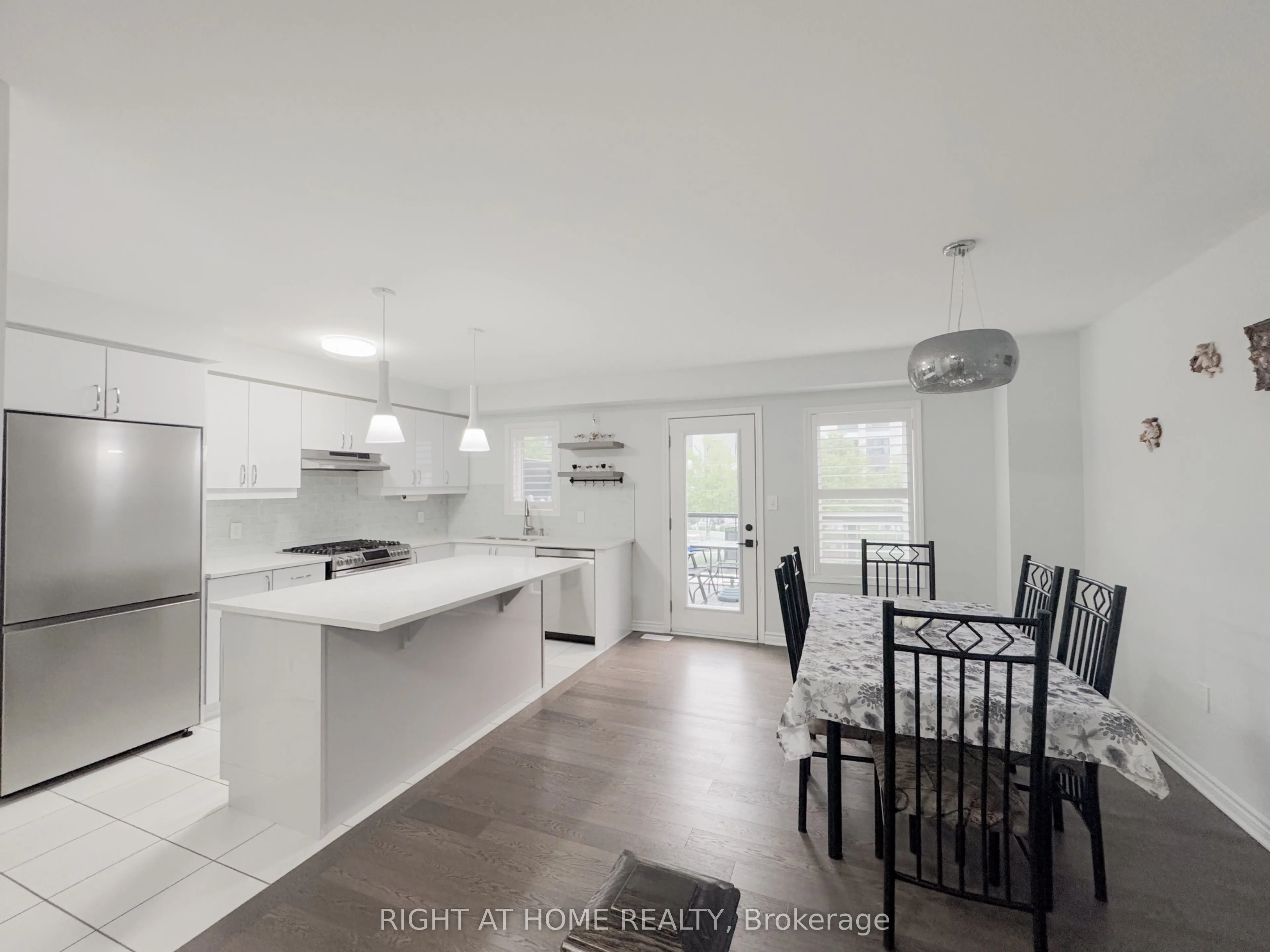 1125 Leger Way, #6