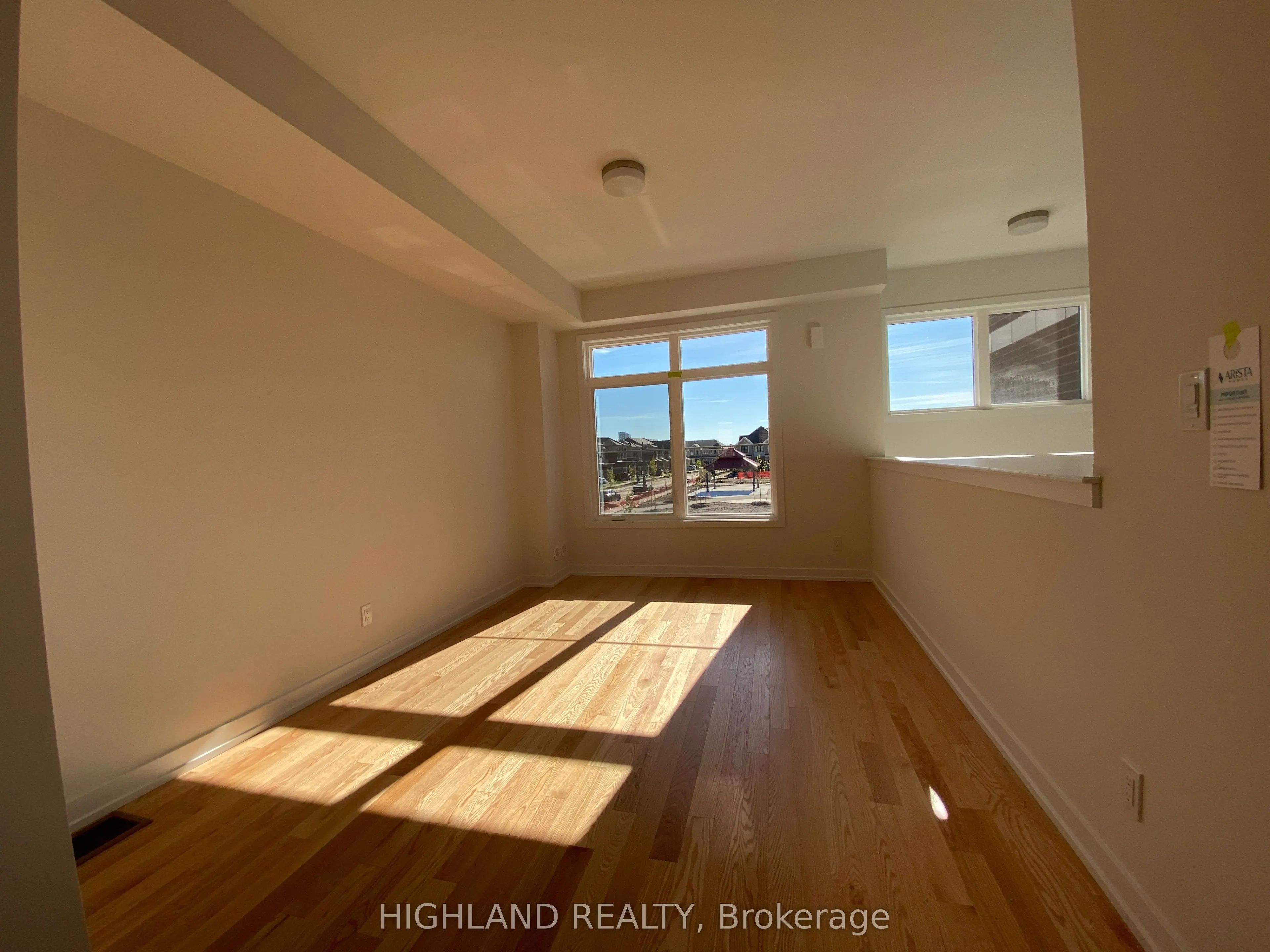 1164 Dartmouth Crescent