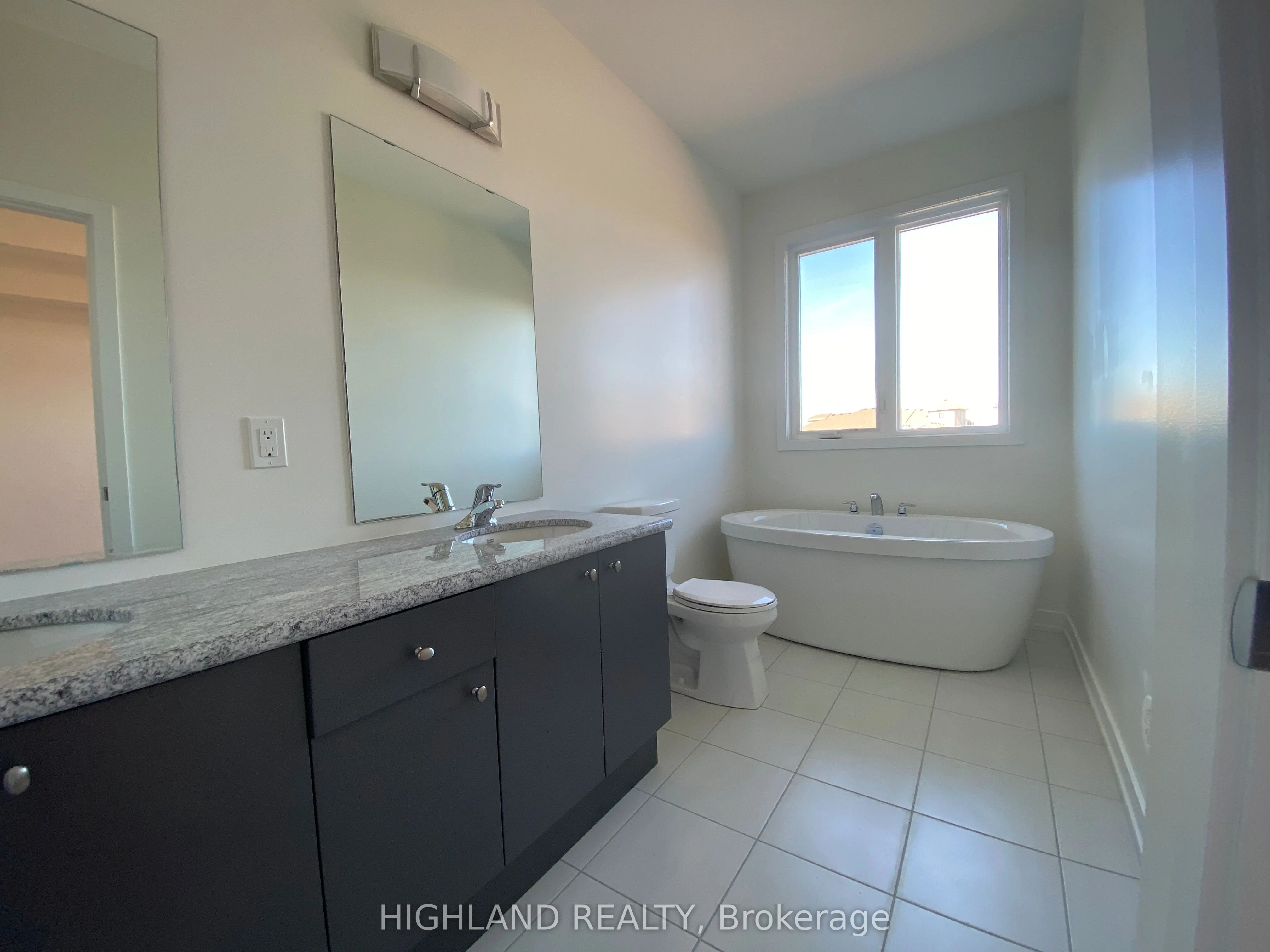 1164 Dartmouth Crescent