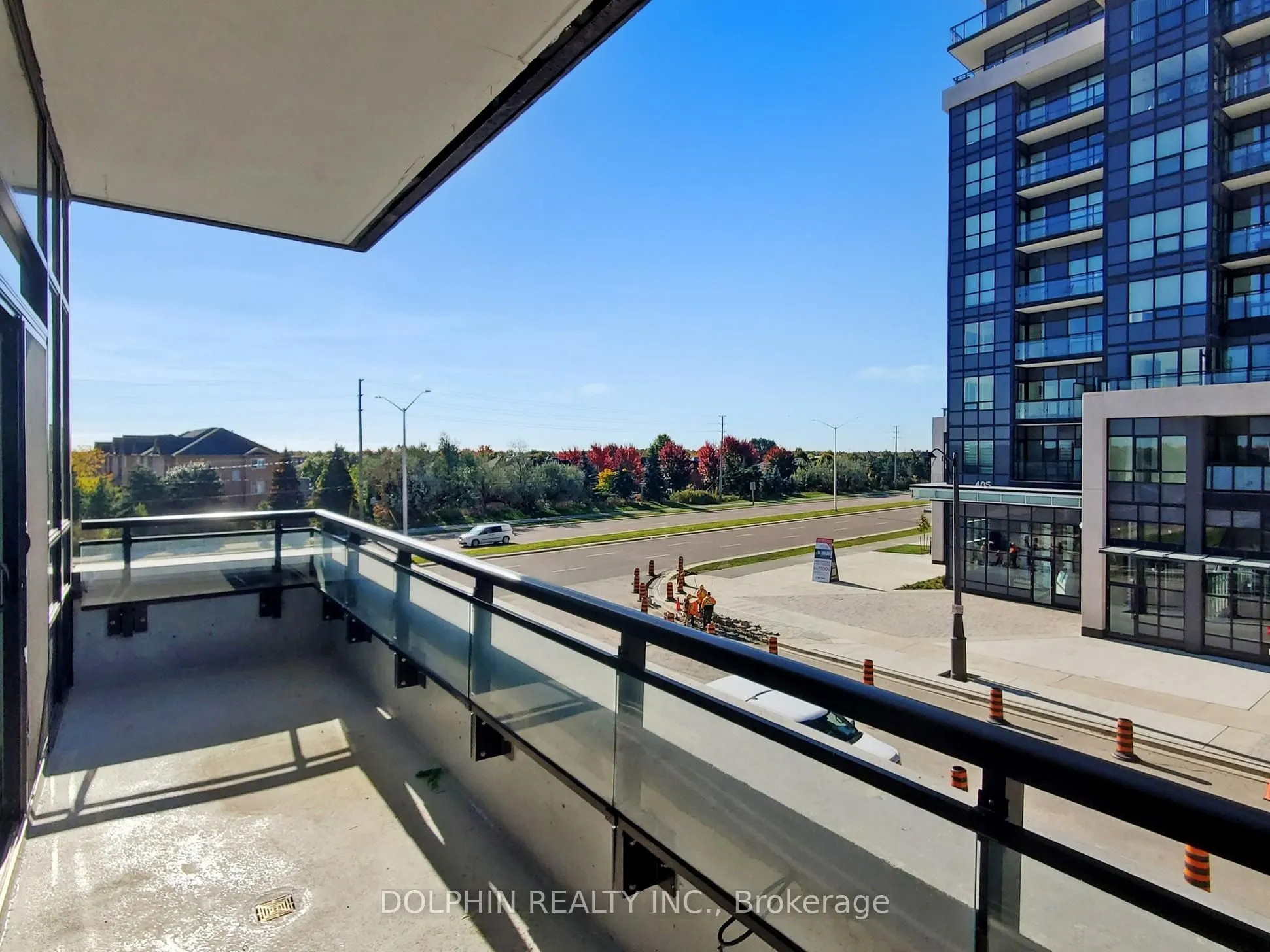 395 Dundas Street W, #218