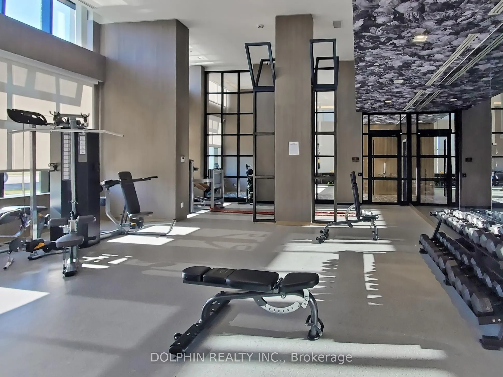 395 Dundas Street W, #218