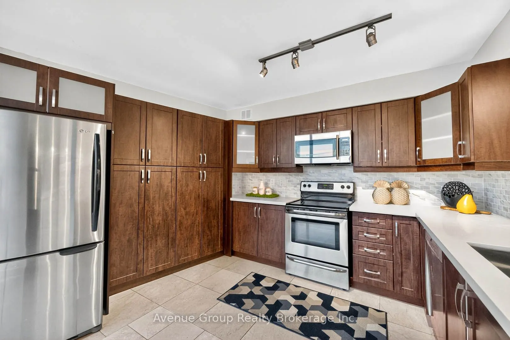 50 Eglinton Avenue W, #1807