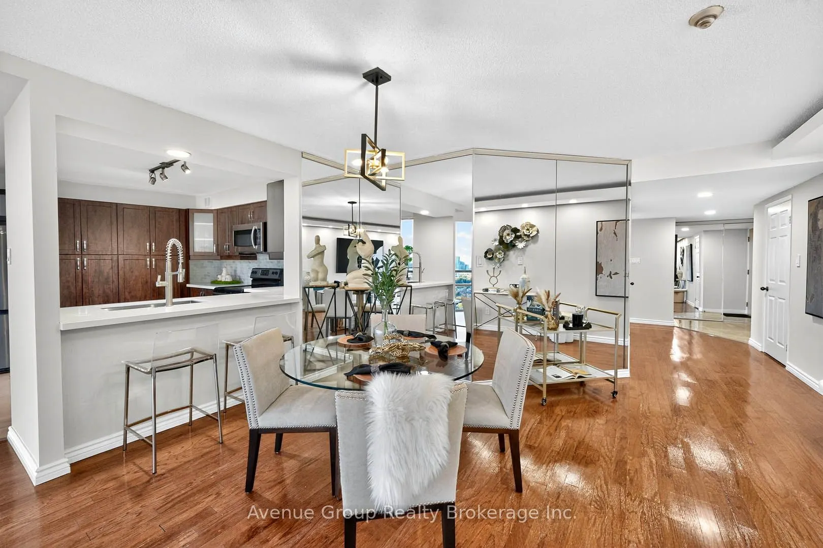 50 Eglinton Avenue W, #1807