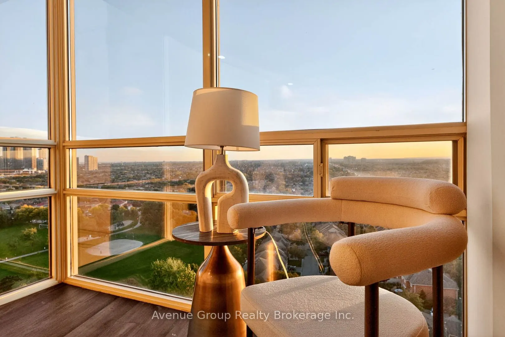 50 Eglinton Avenue W, #1807