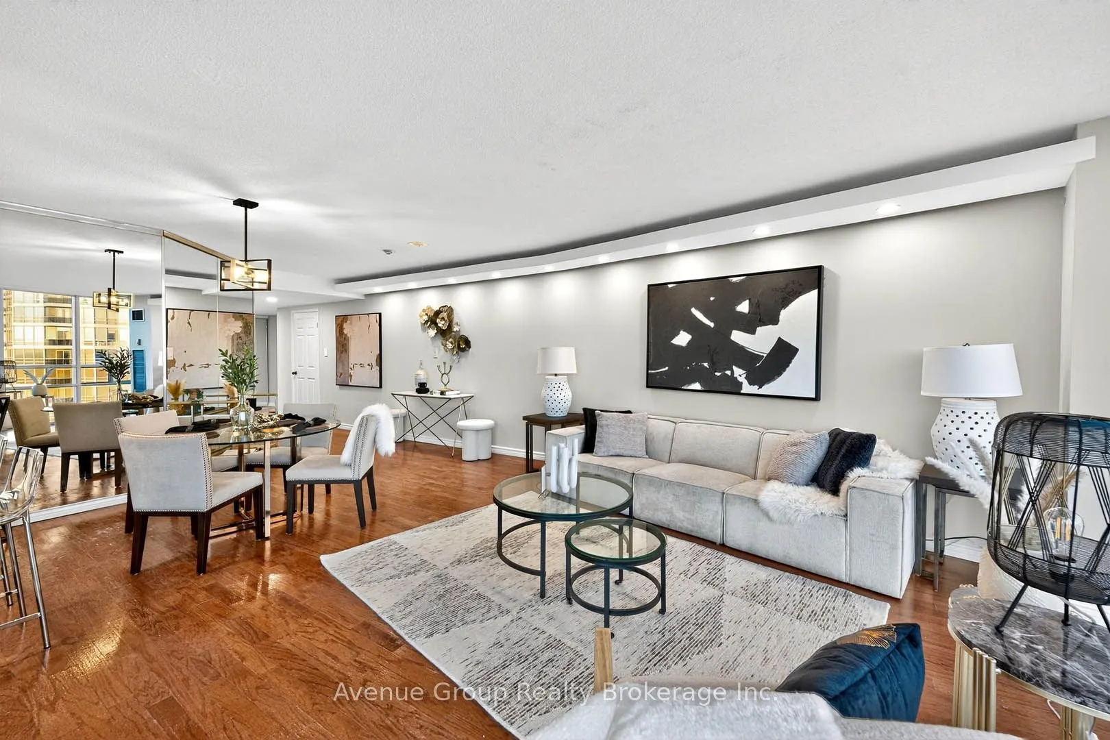 50 Eglinton Avenue W, #1807