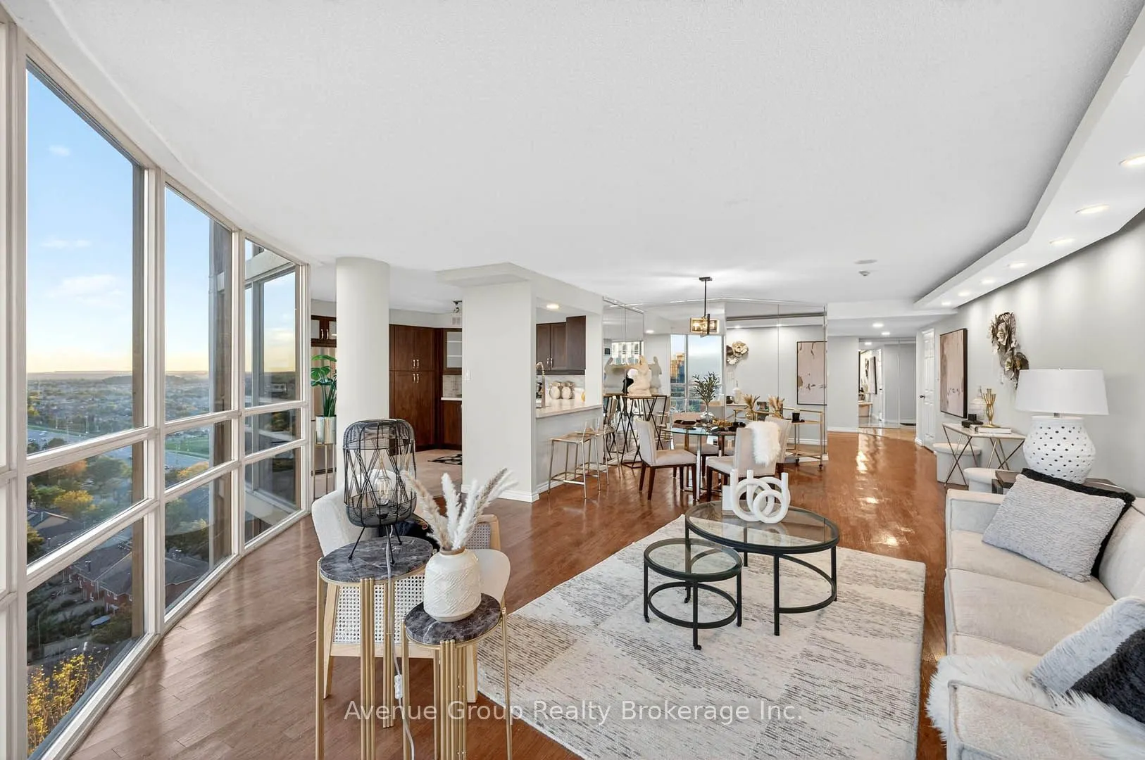 50 Eglinton Avenue W, #1807