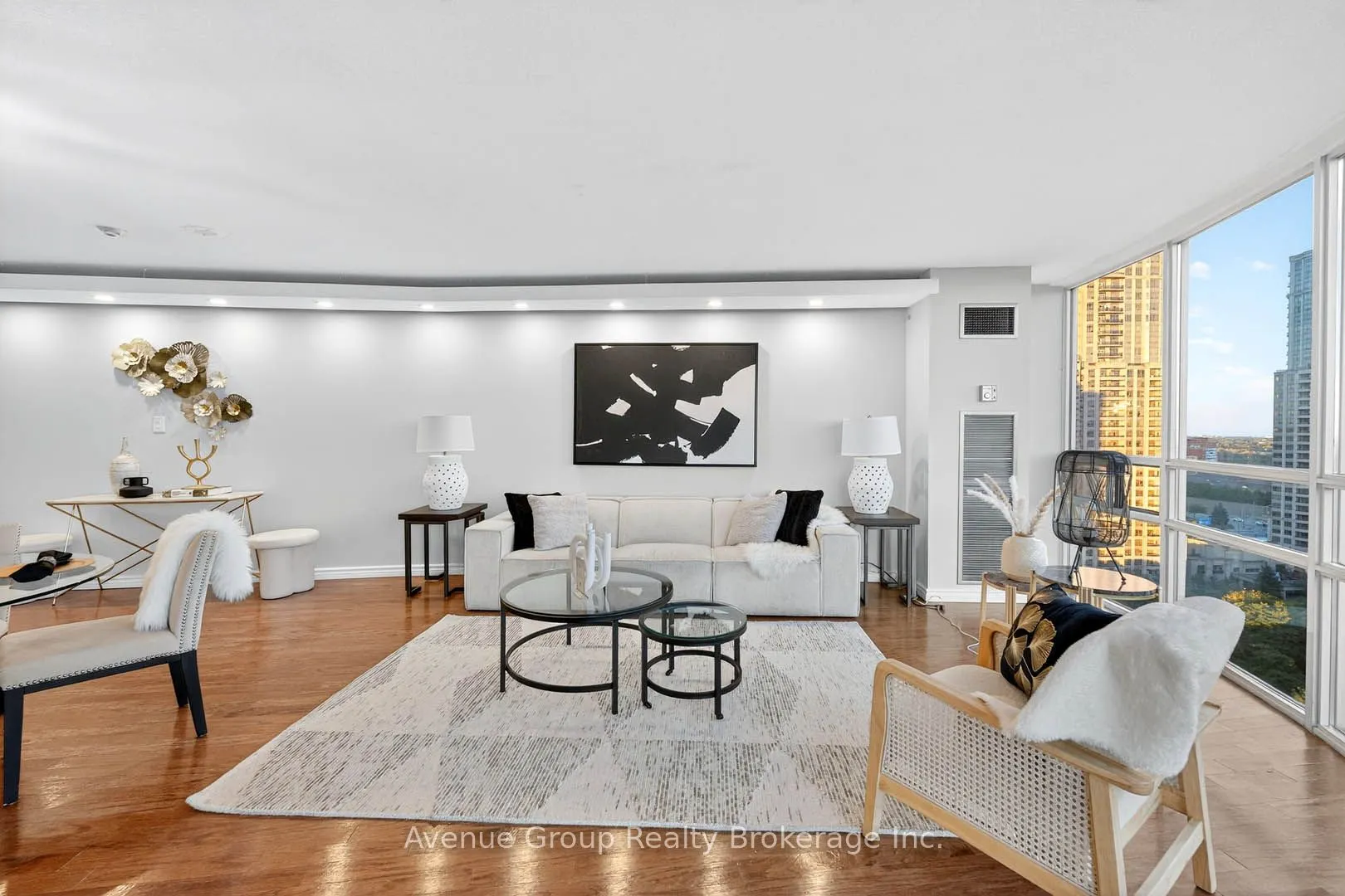 50 Eglinton Avenue W, #1807