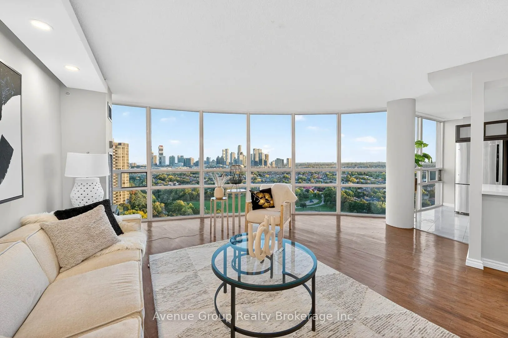 50 Eglinton Avenue W, #1807