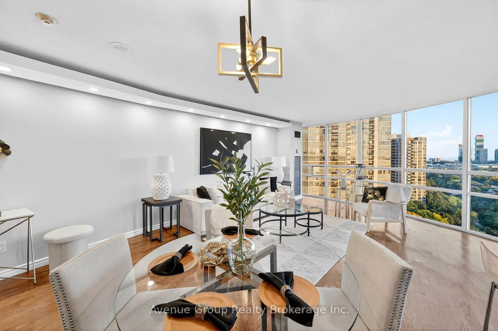 50 Eglinton Avenue W, #1807
