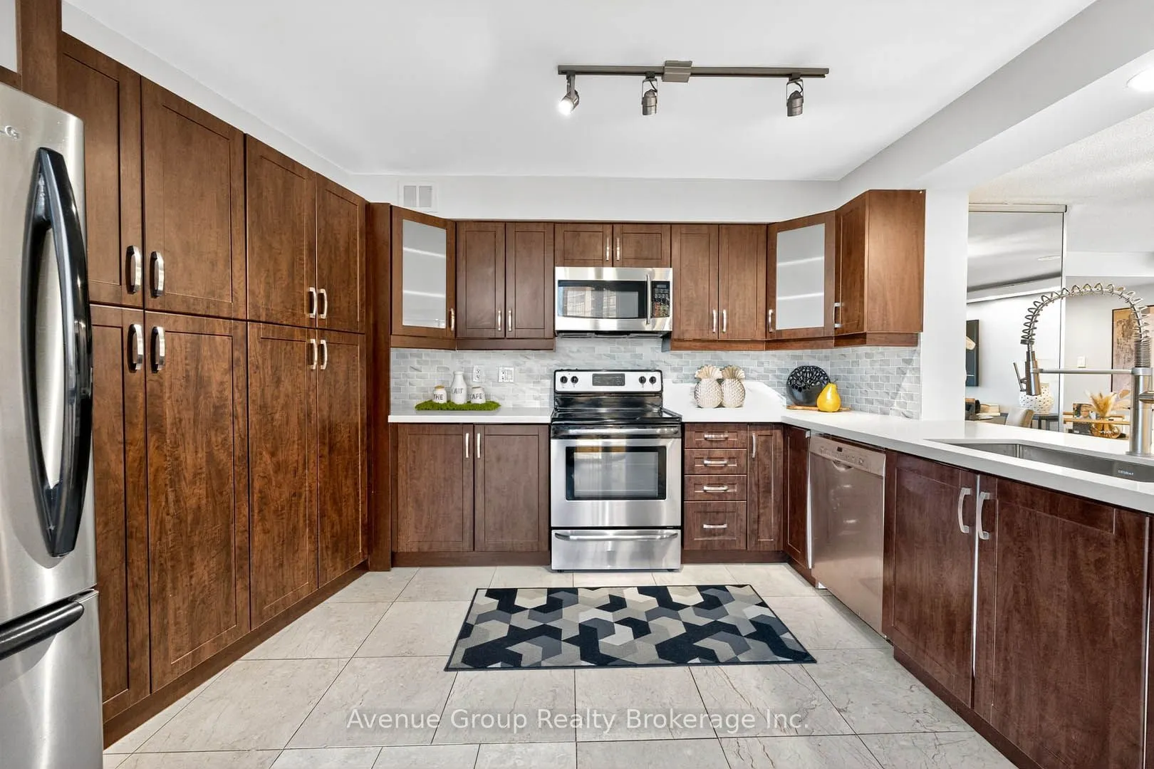 50 Eglinton Avenue W, #1807
