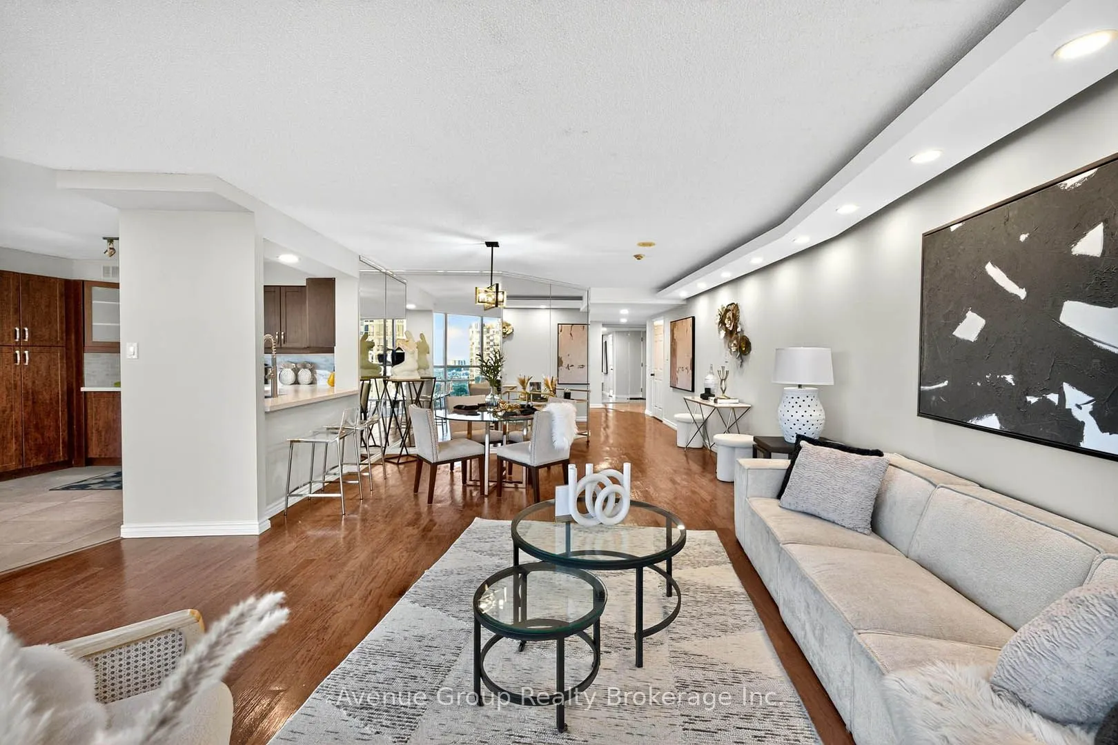50 Eglinton Avenue W, #1807