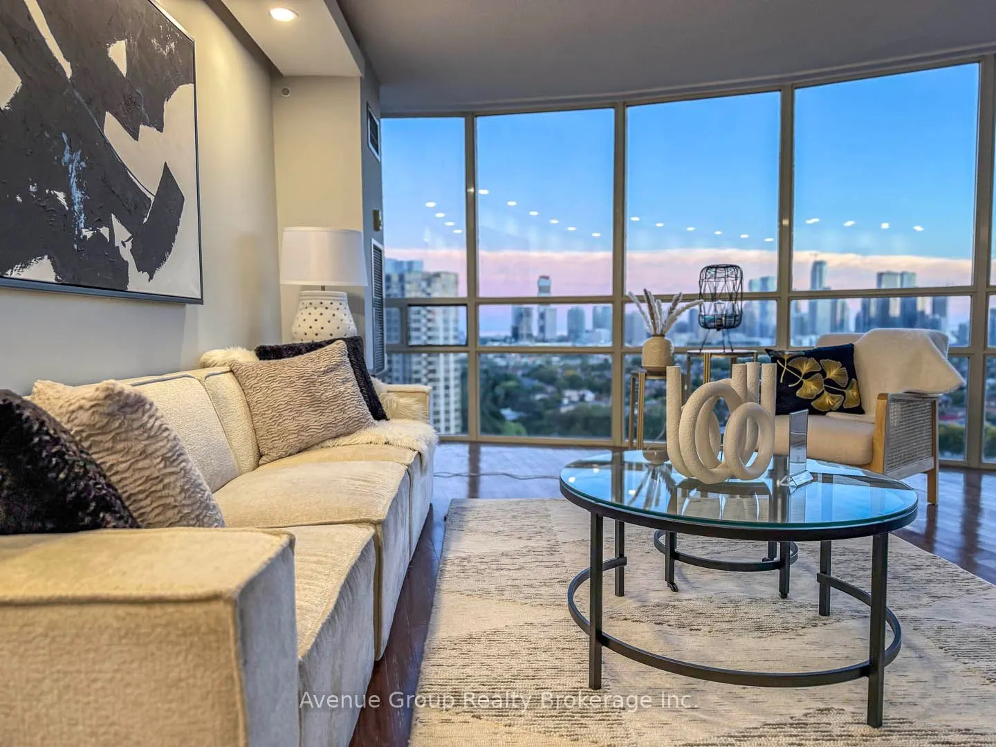 50 Eglinton Avenue W, #1807