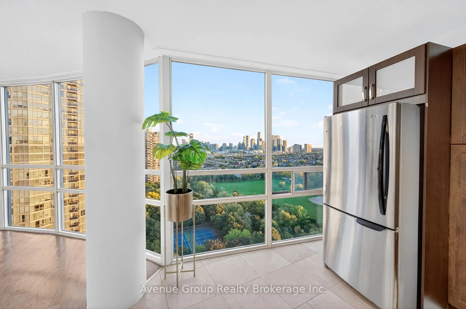 50 Eglinton Avenue W, #1807