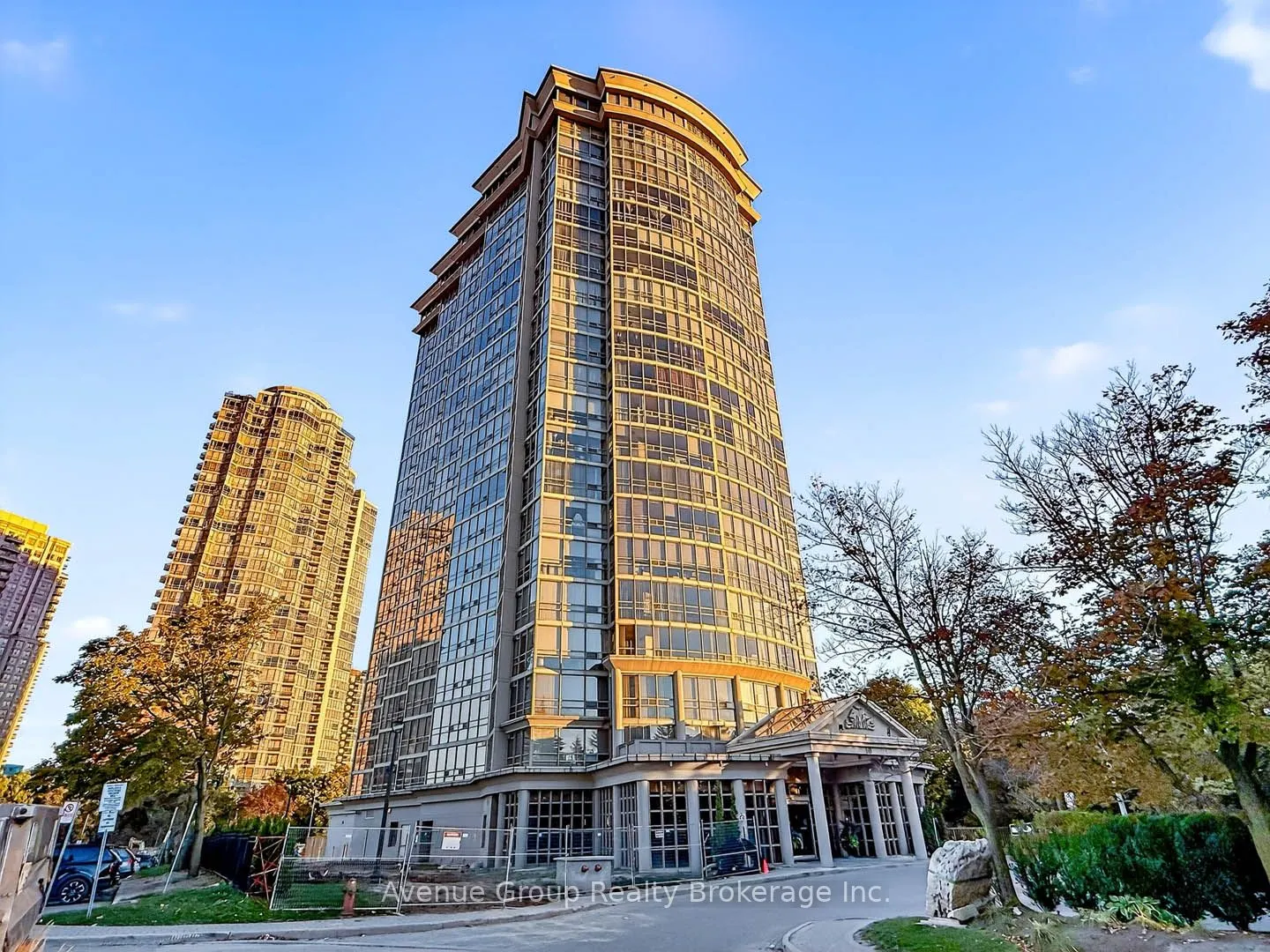 50 Eglinton Avenue W, #1807