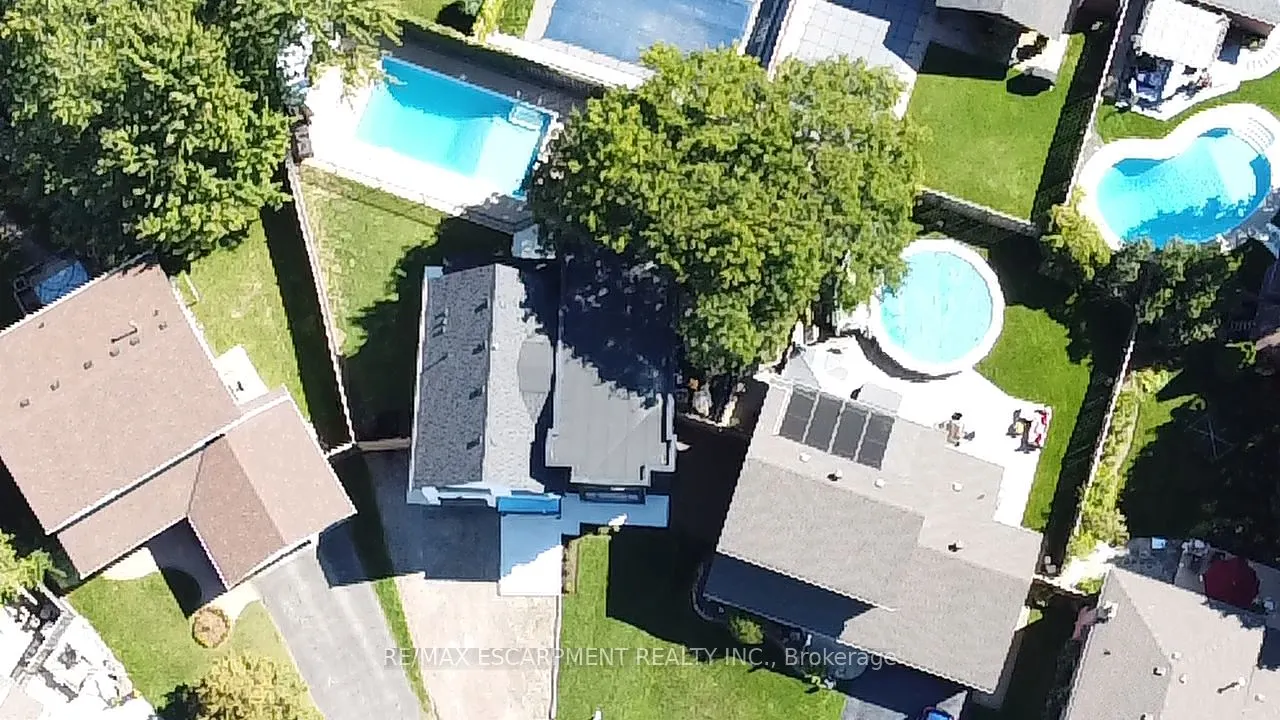 772 Banting Court
