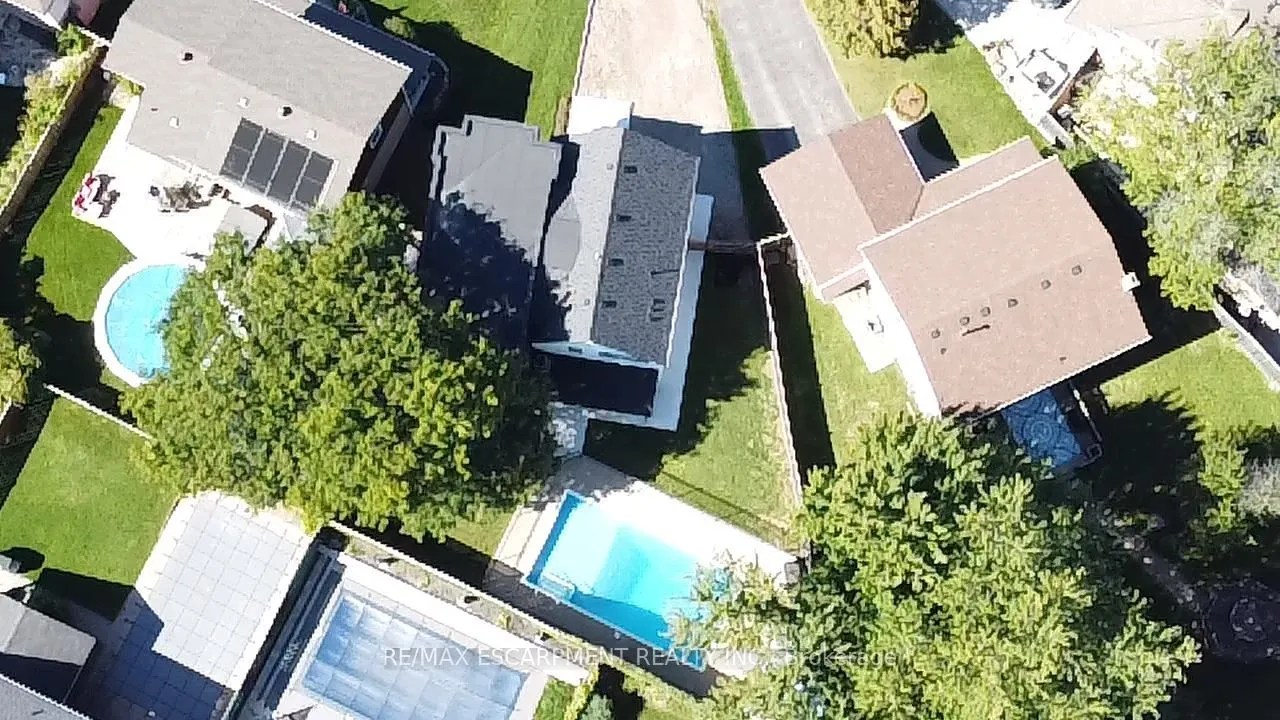 772 Banting Court