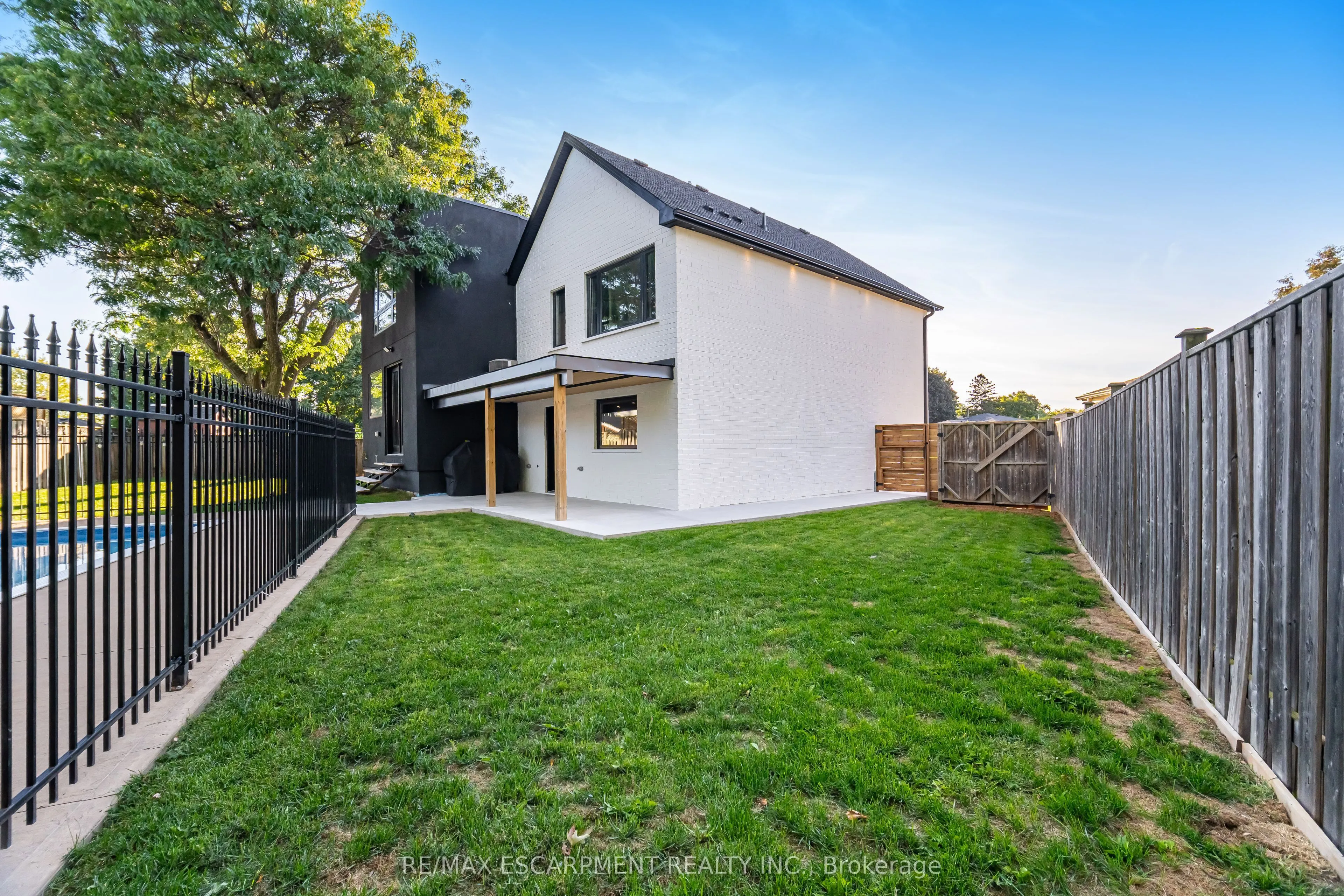 772 Banting Court