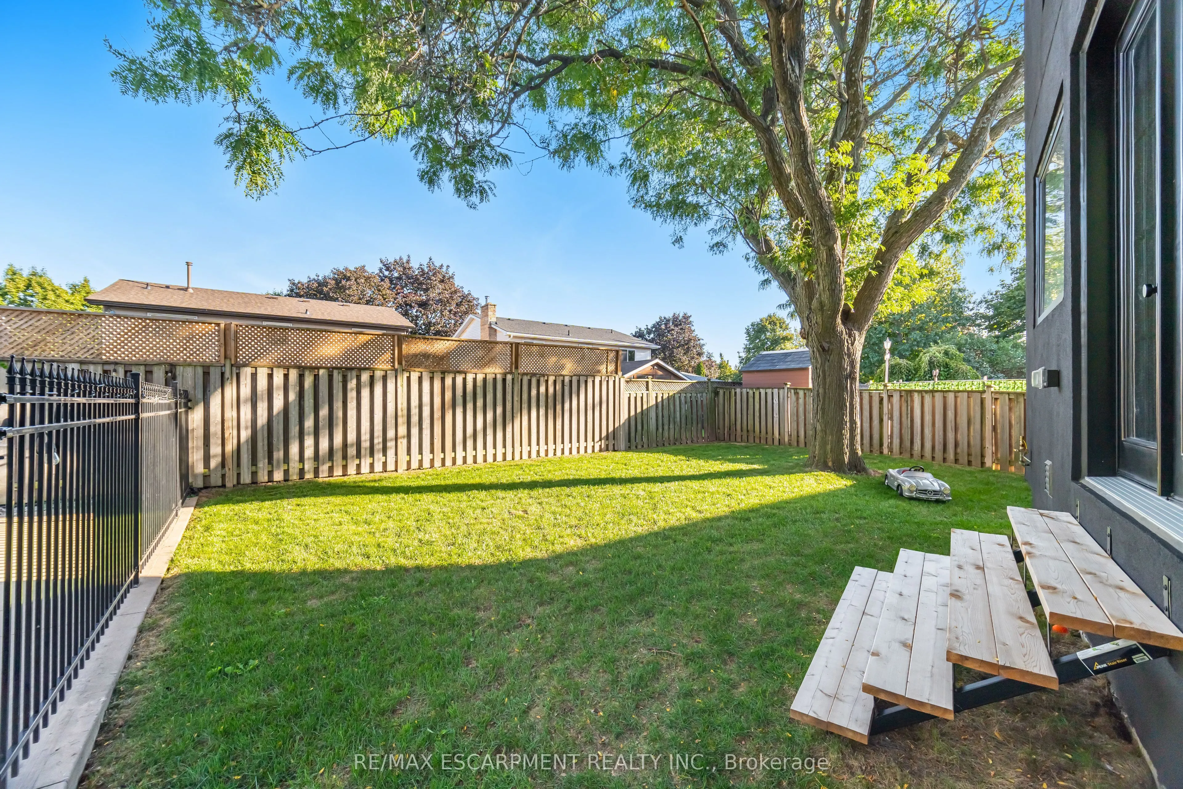772 Banting Court