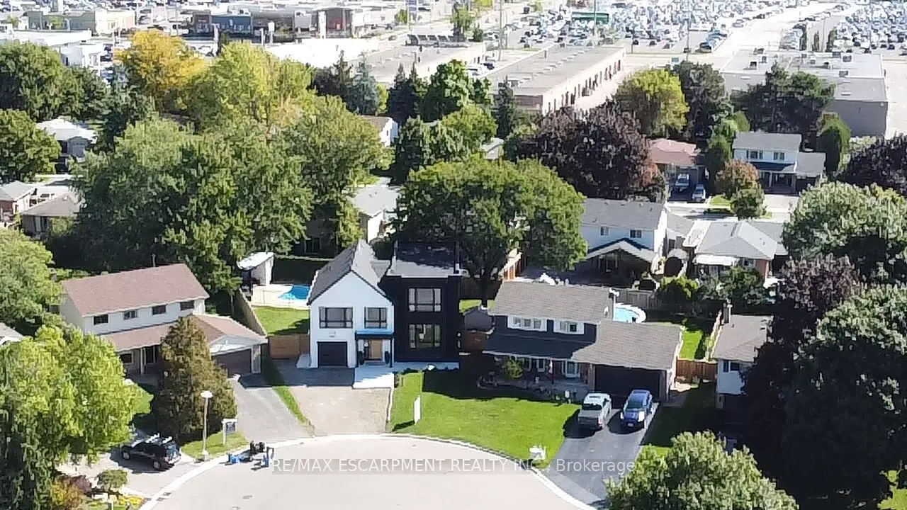 772 Banting Court