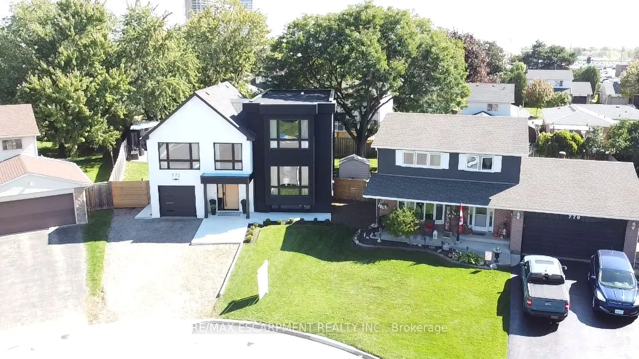 772 Banting Court