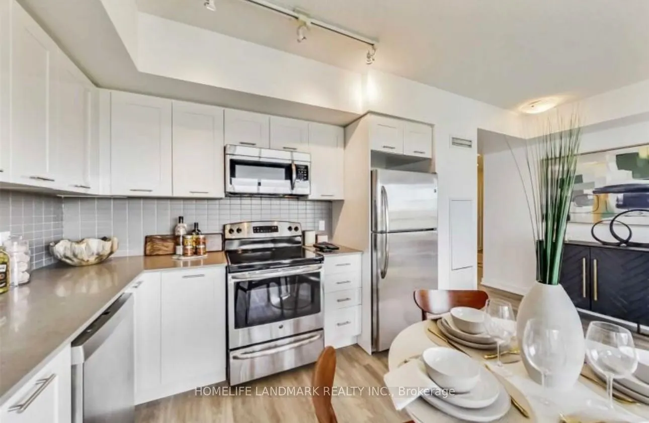 2220 Lake Shore Boulevard W, #907