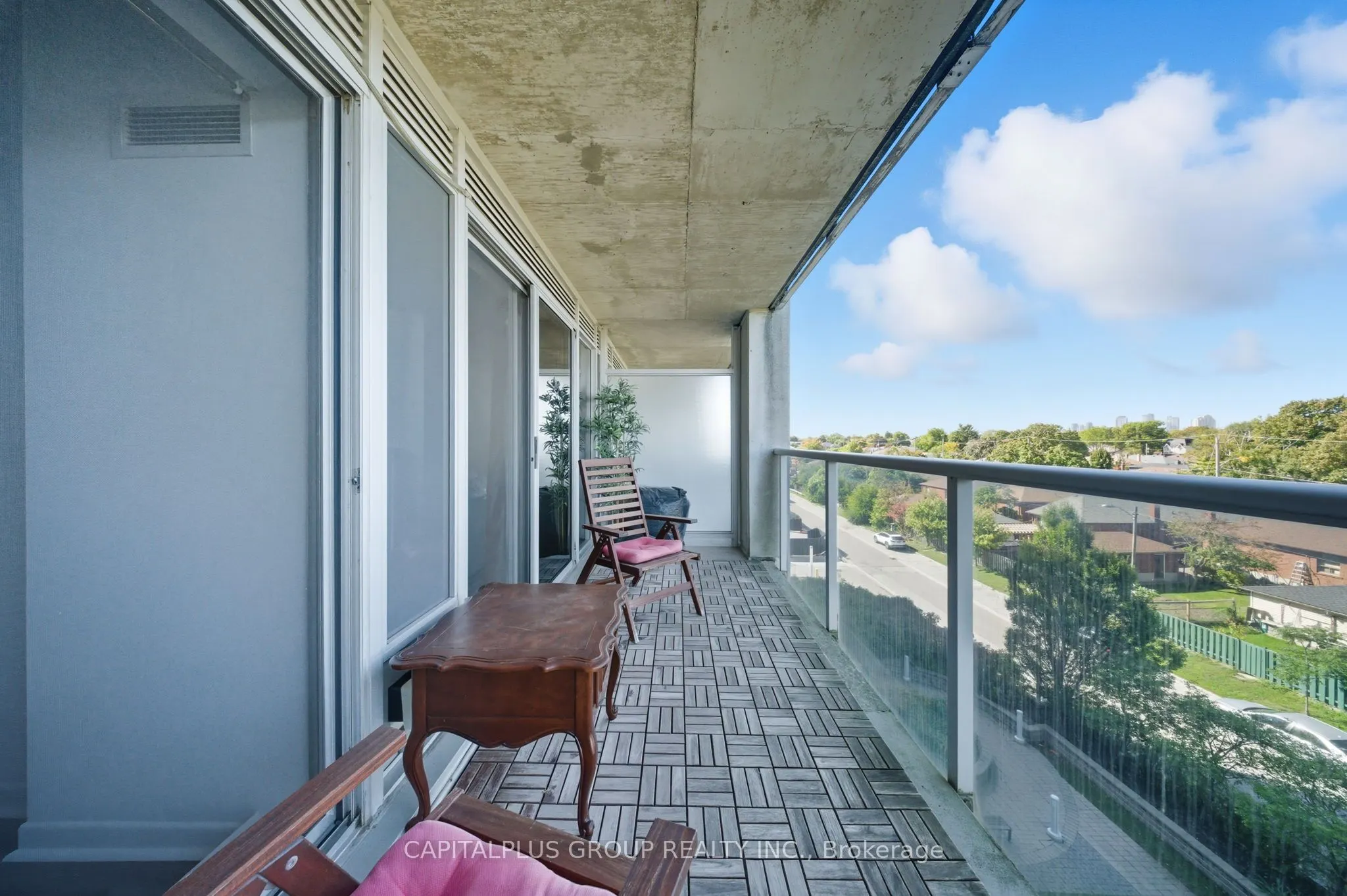 1050 The Queens Way, #416