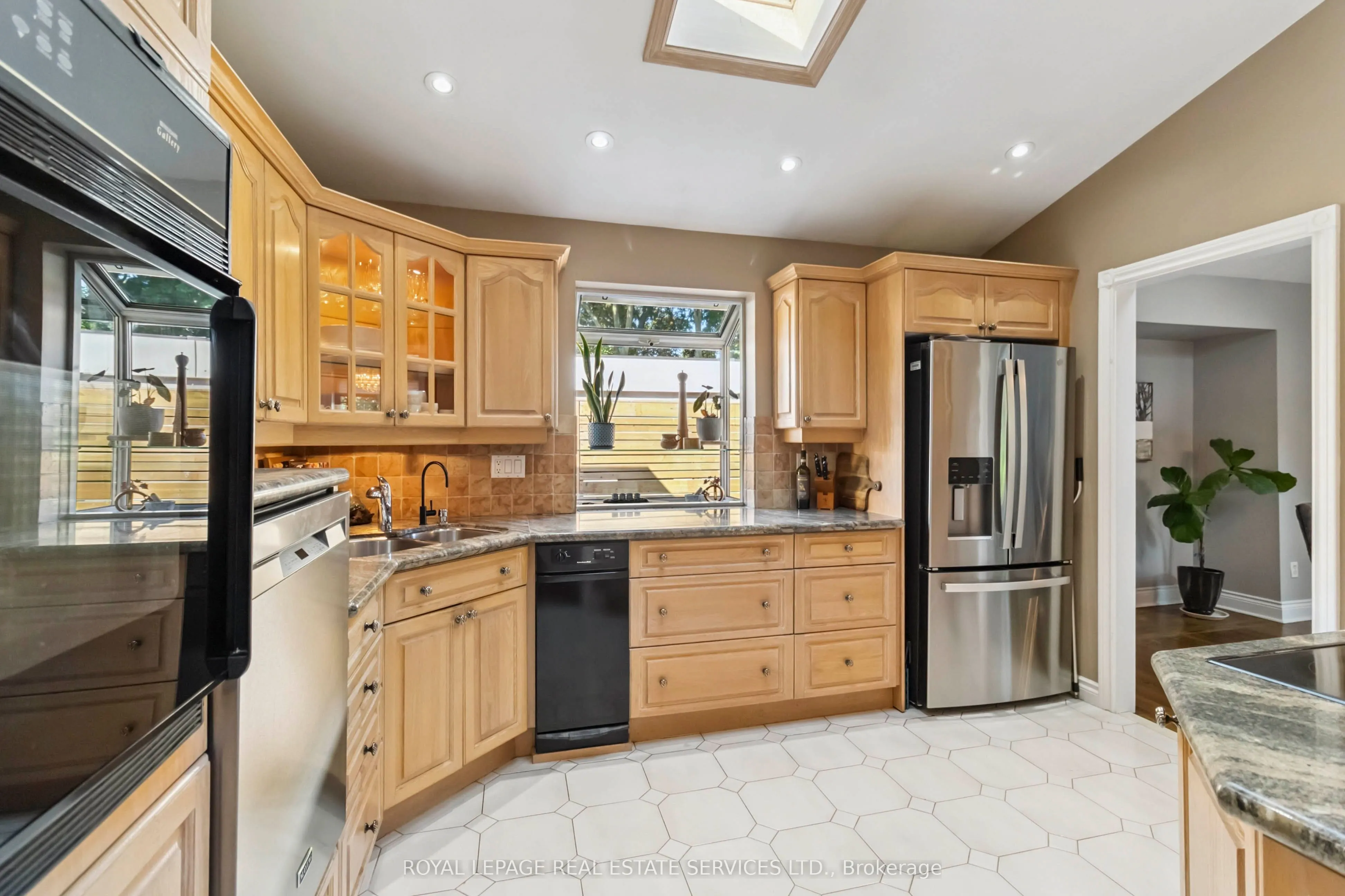 2019 Lakeshore Road W