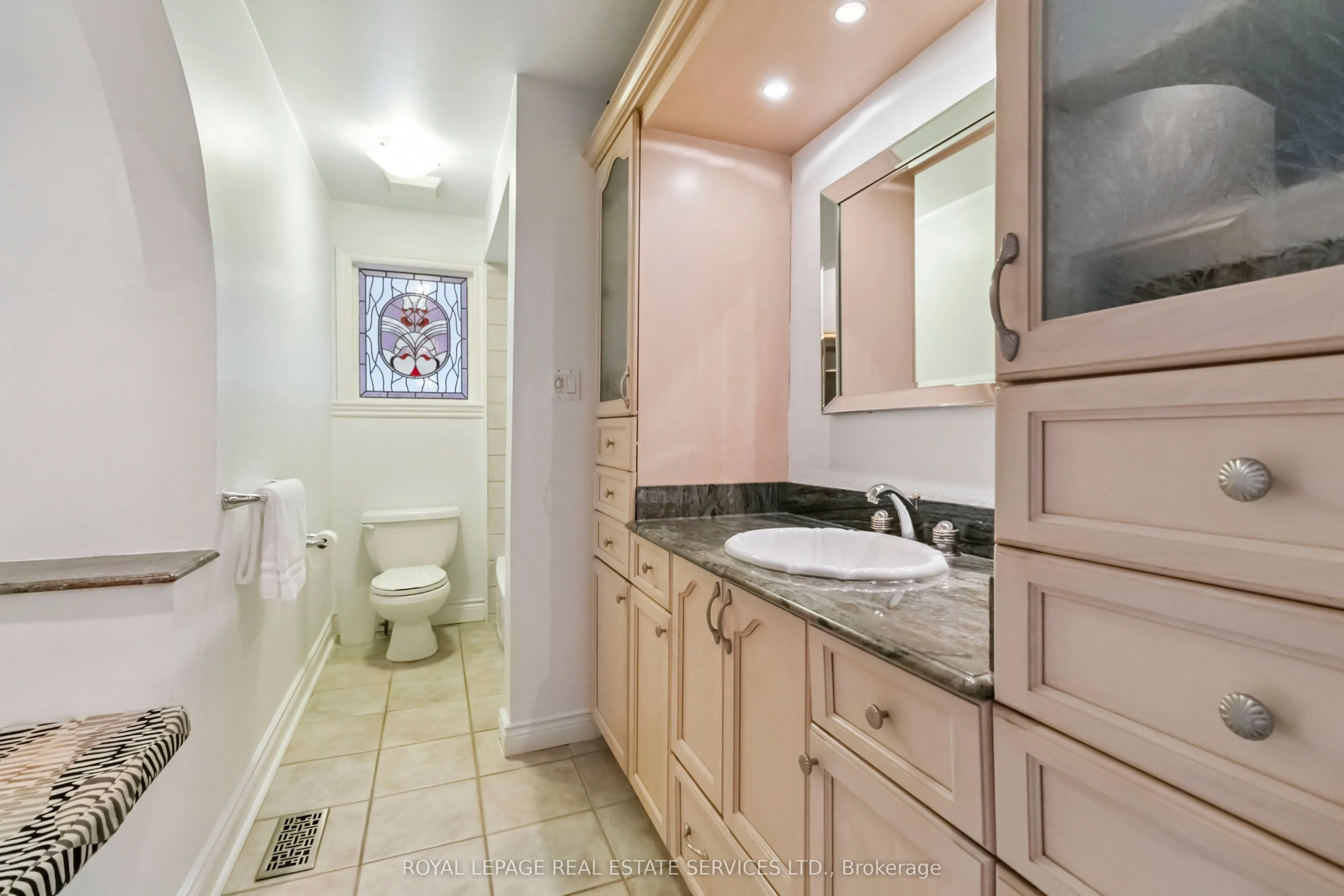 2019 Lakeshore Road W