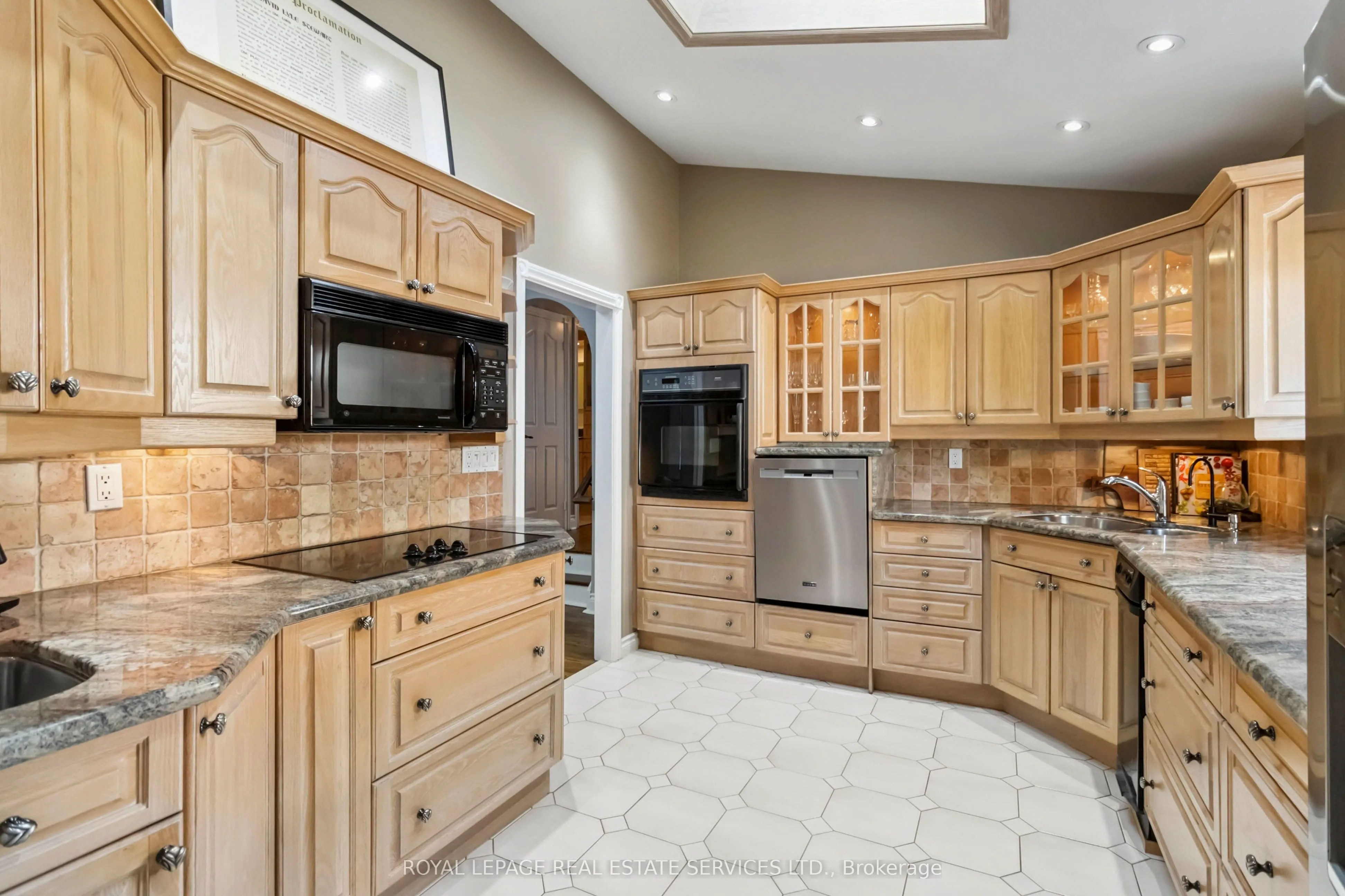 2019 Lakeshore Road W