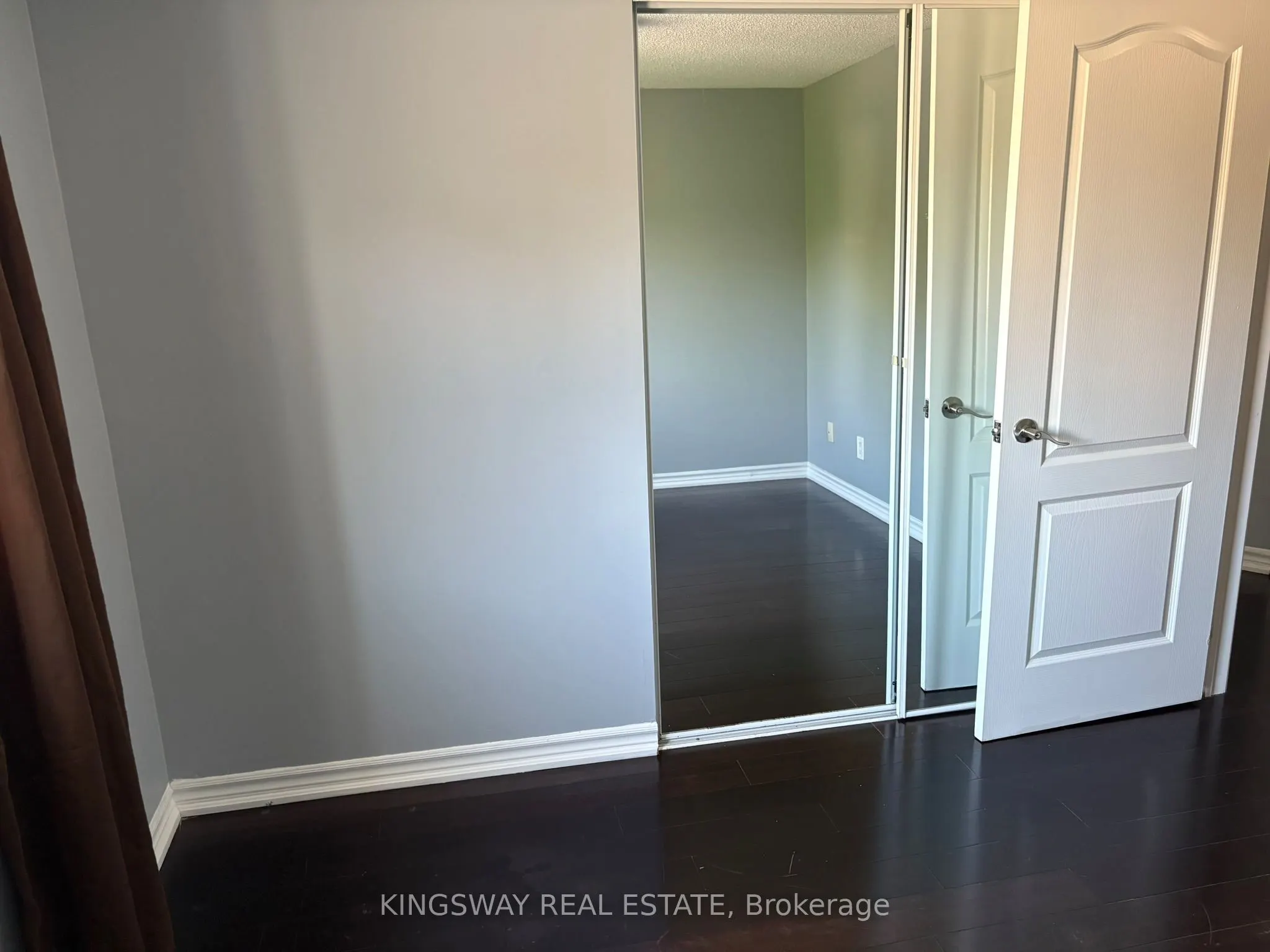 3255 Anderson Crescent