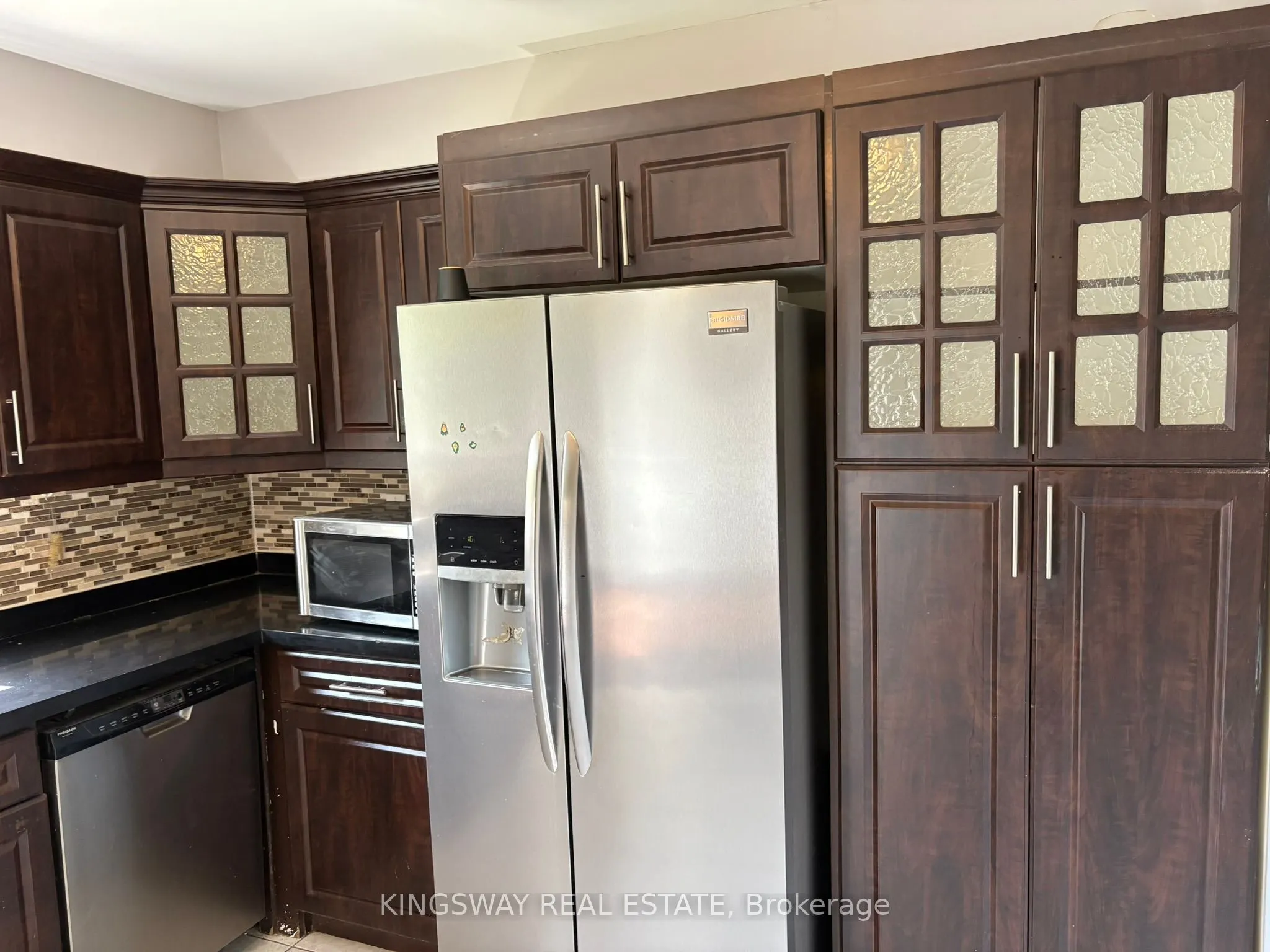 3255 Anderson Crescent