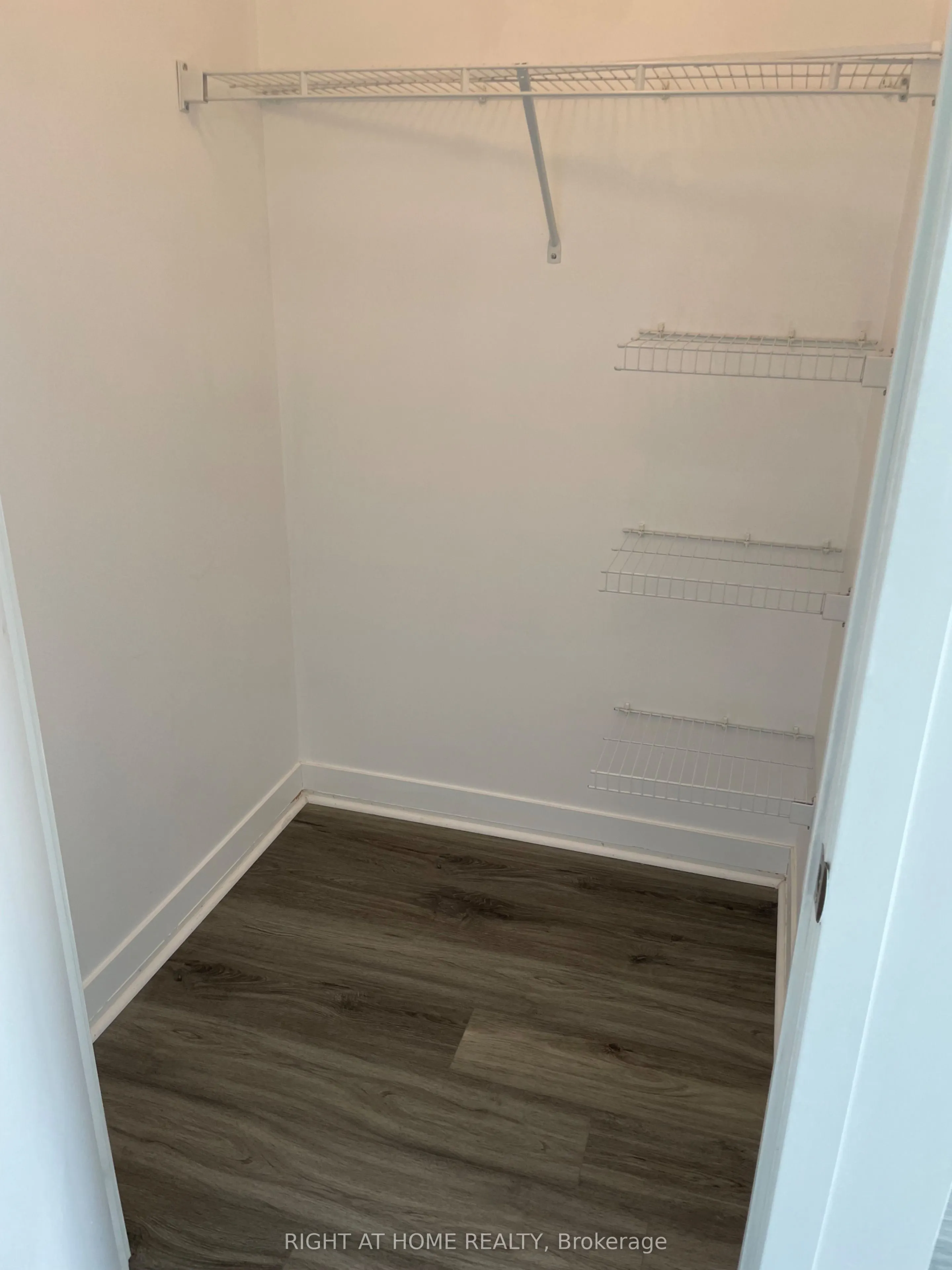 840 Queens Plate Drive, #1402