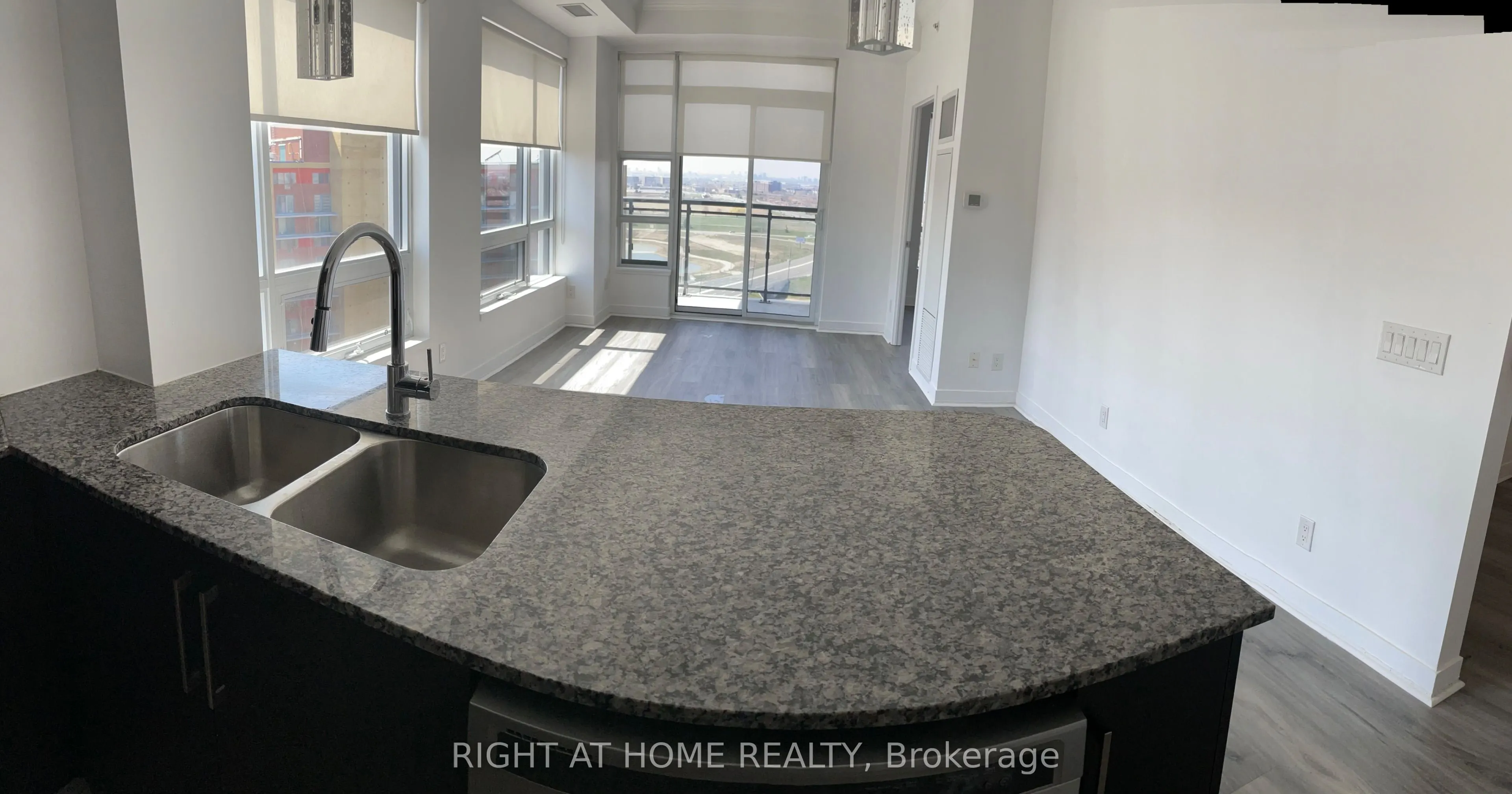 840 Queens Plate Drive, #1402