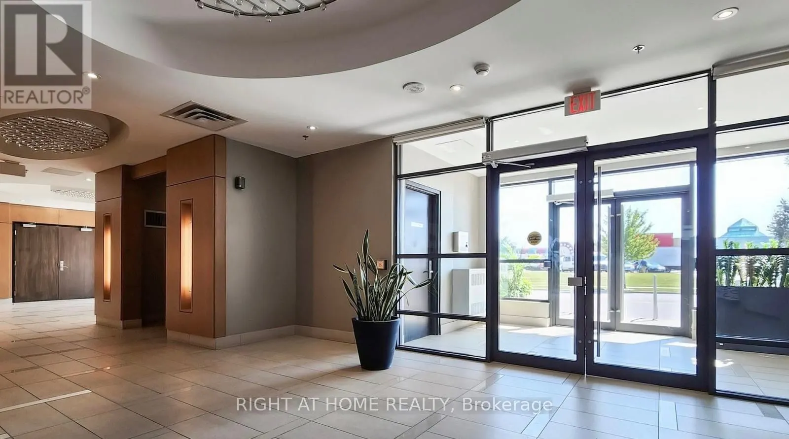 840 Queens Plate Drive, #1402
