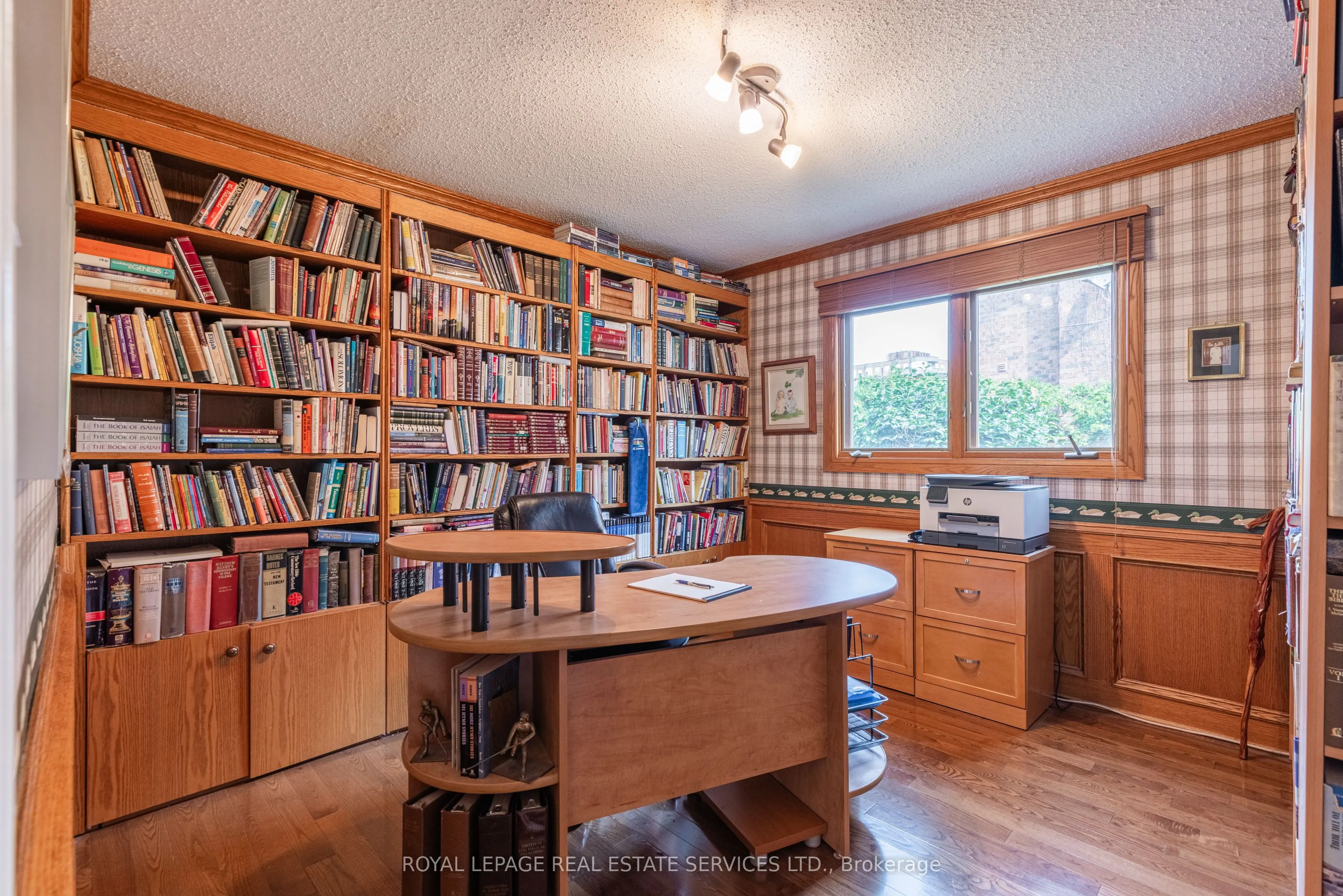 1210 BEECHGROVE Crescent