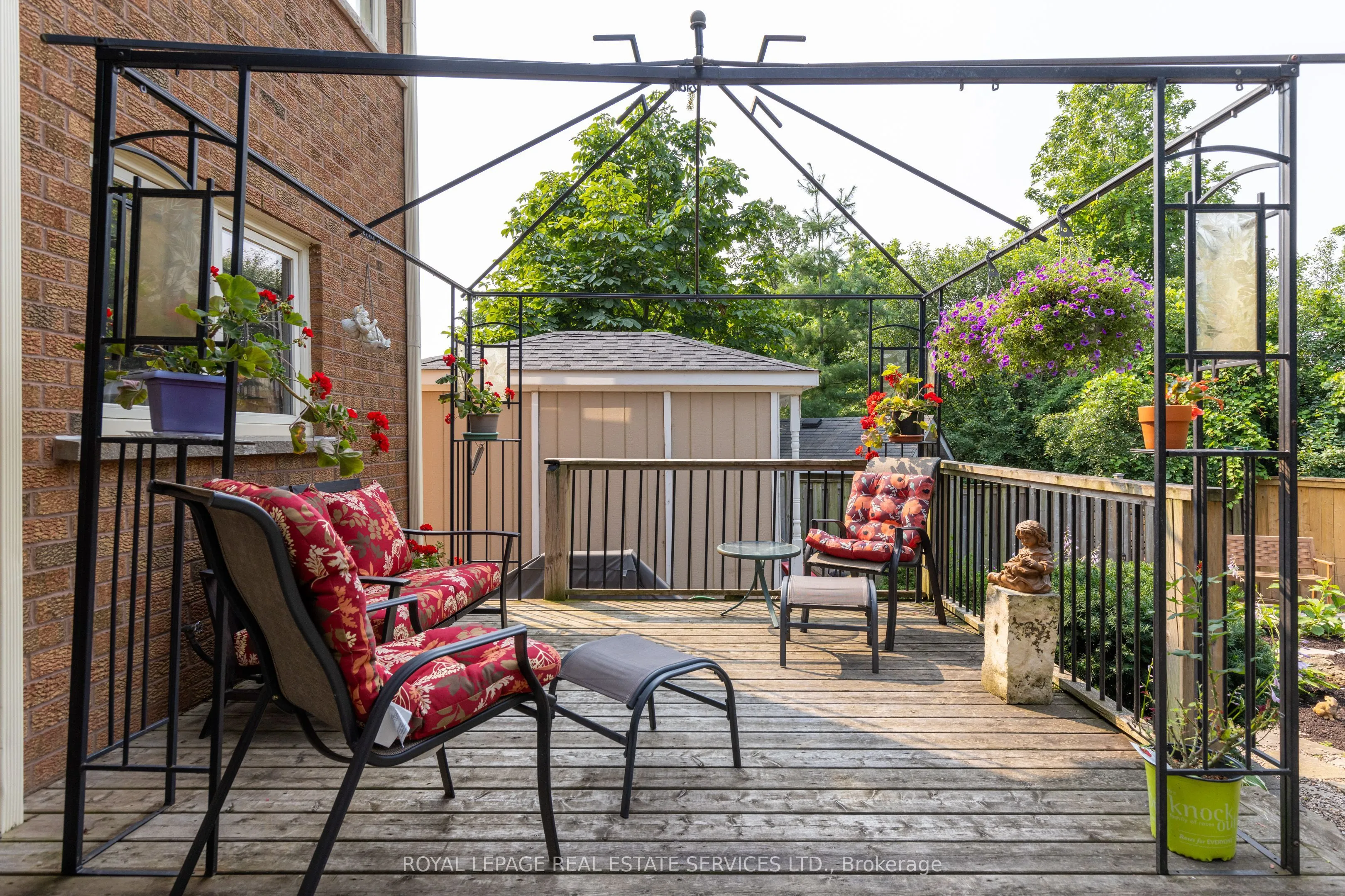 1210 BEECHGROVE Crescent